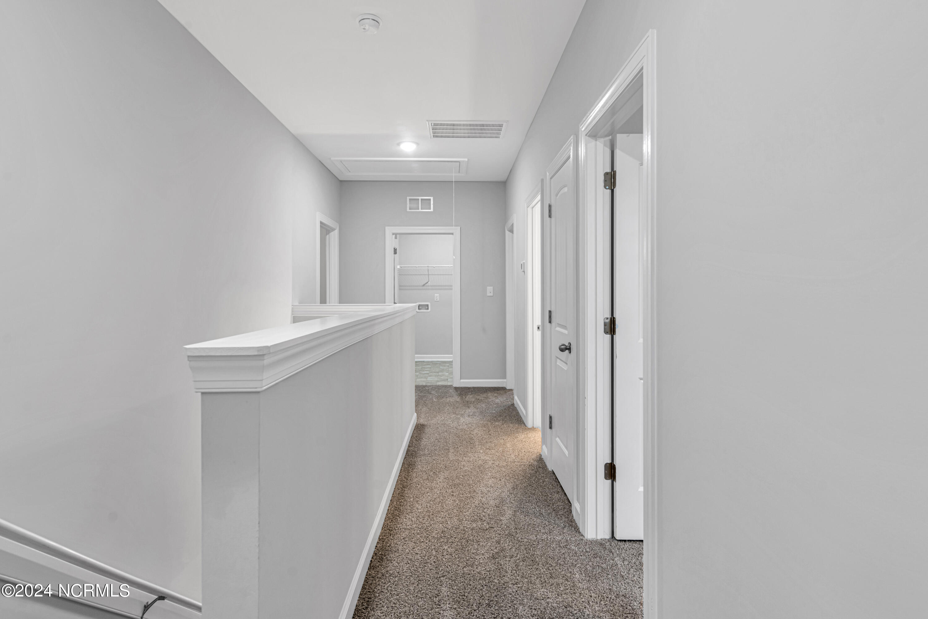 100563429 | Photo 22