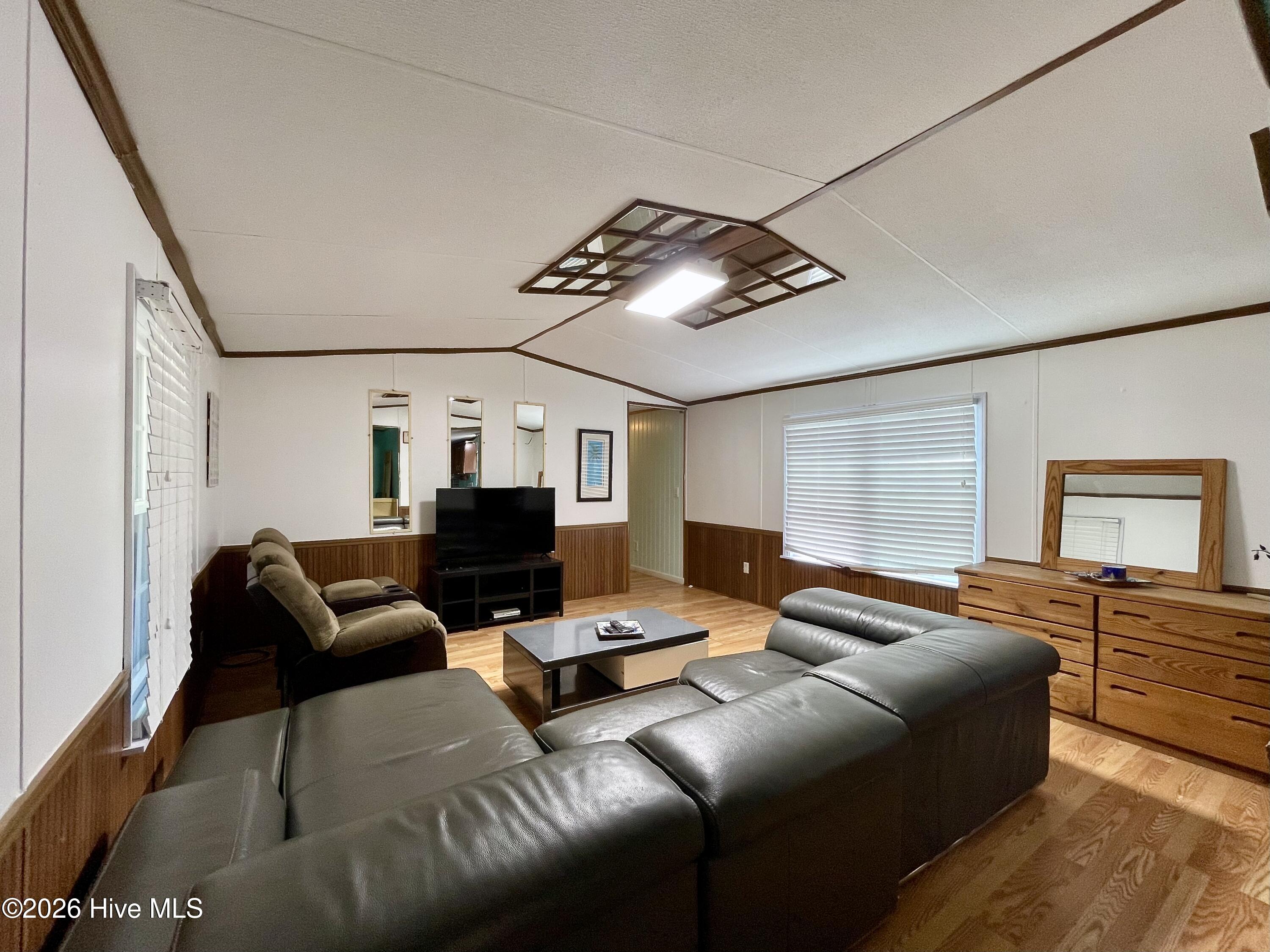 100569888 | Photo 10