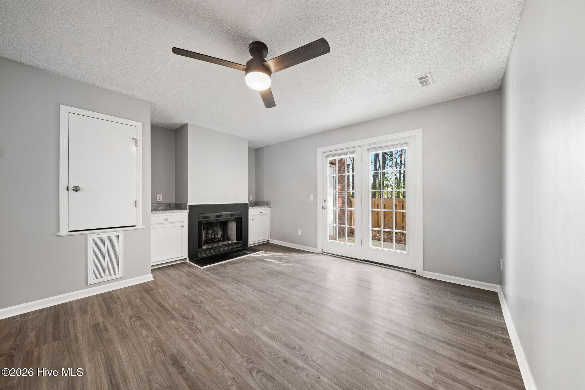 100565173 | Photo 28