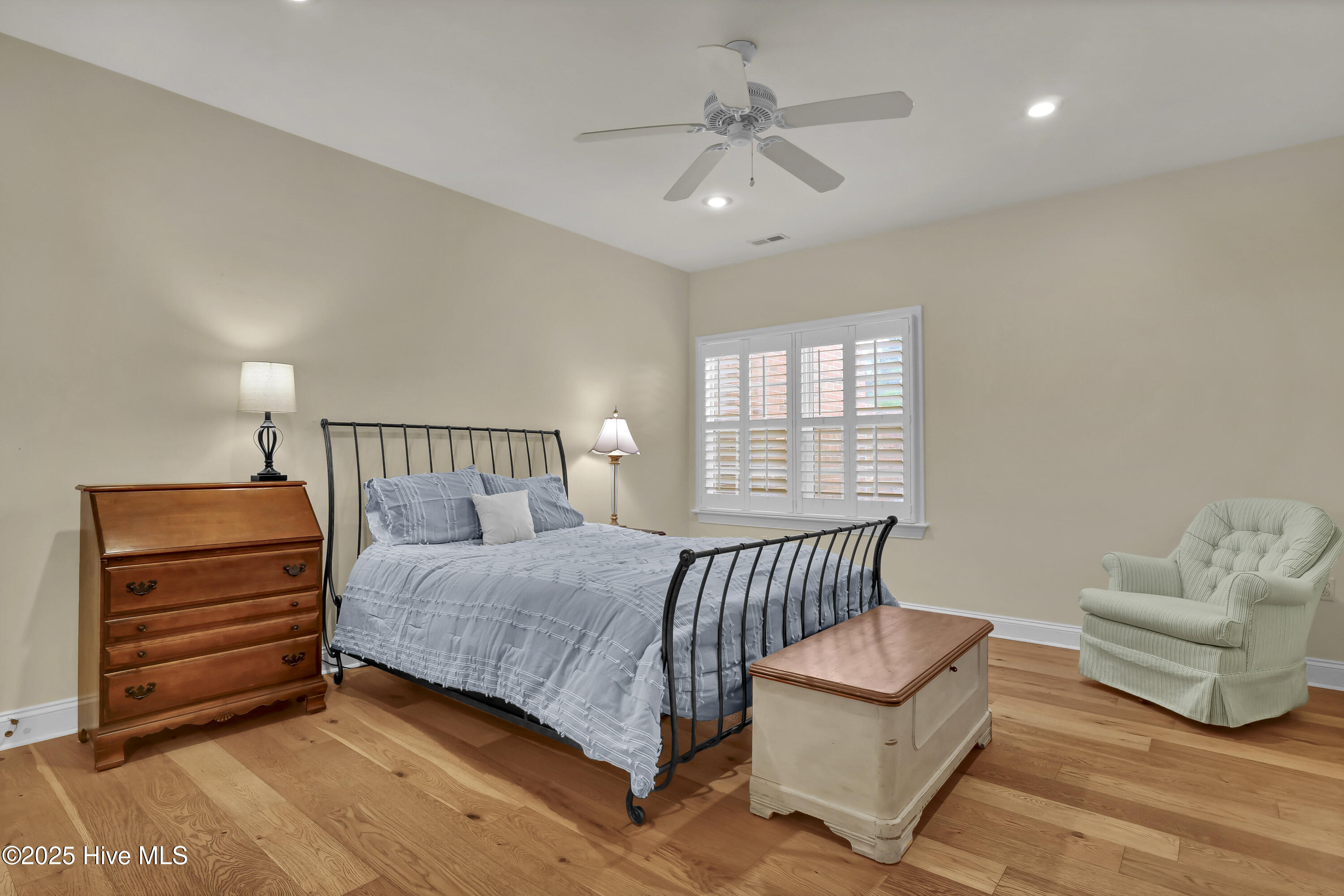 100545756 | Photo 10