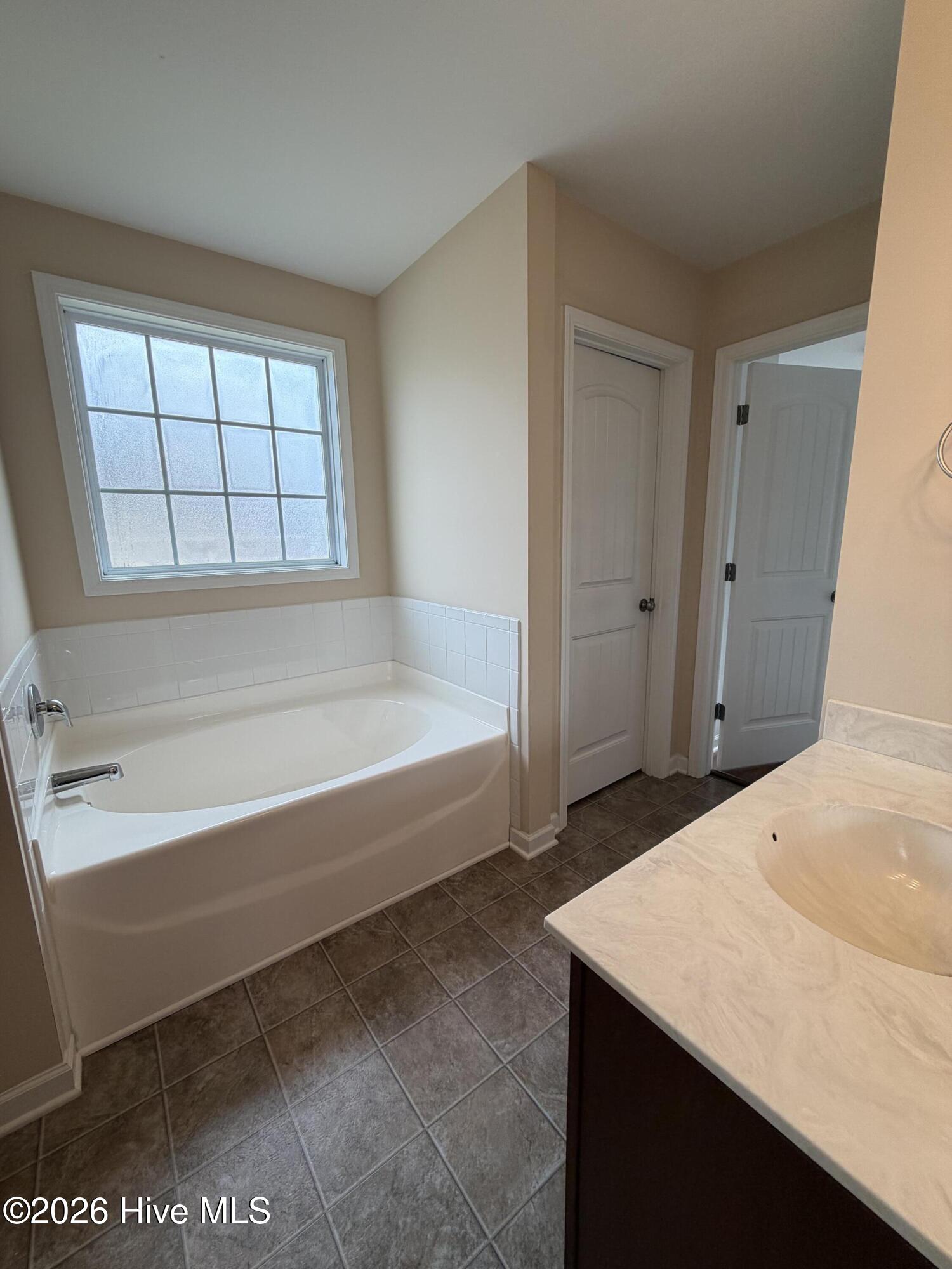 Master Soaking Tub