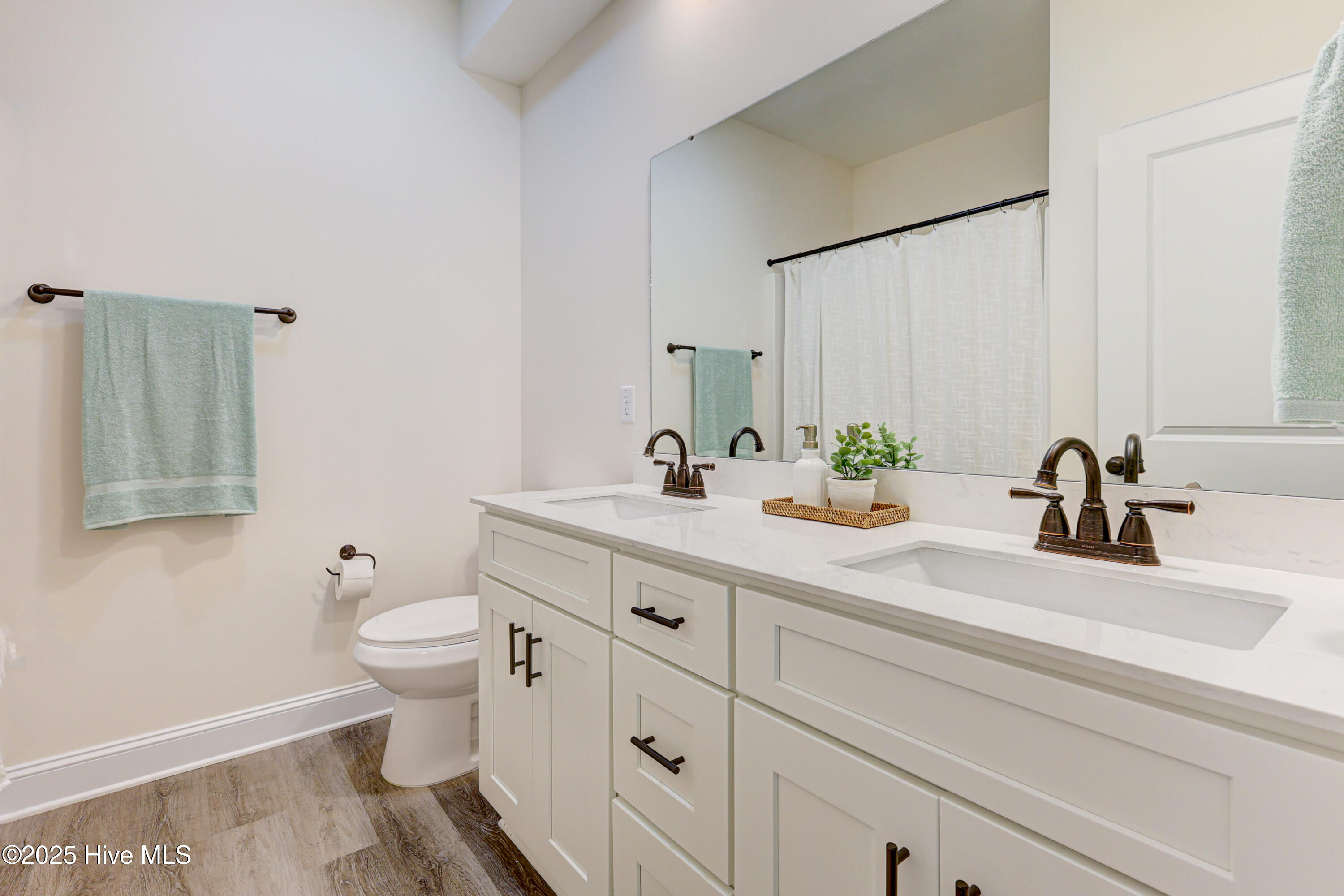 100515116 | Photo 21