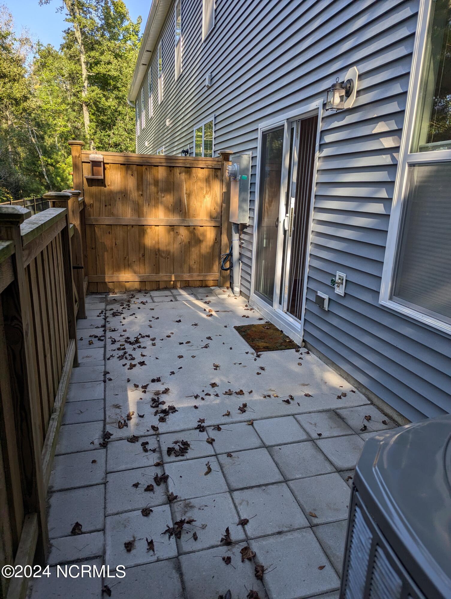 100542751 | Photo 10