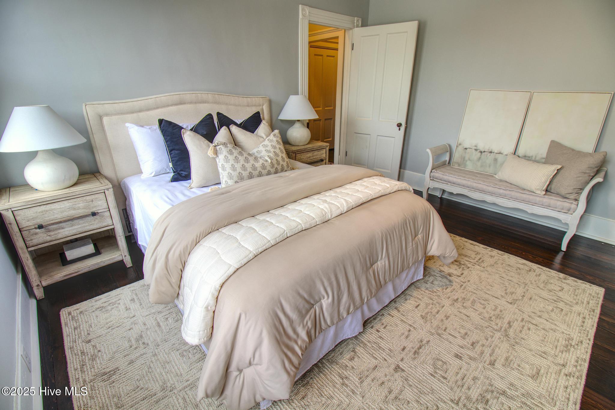 100529895 | Photo 24