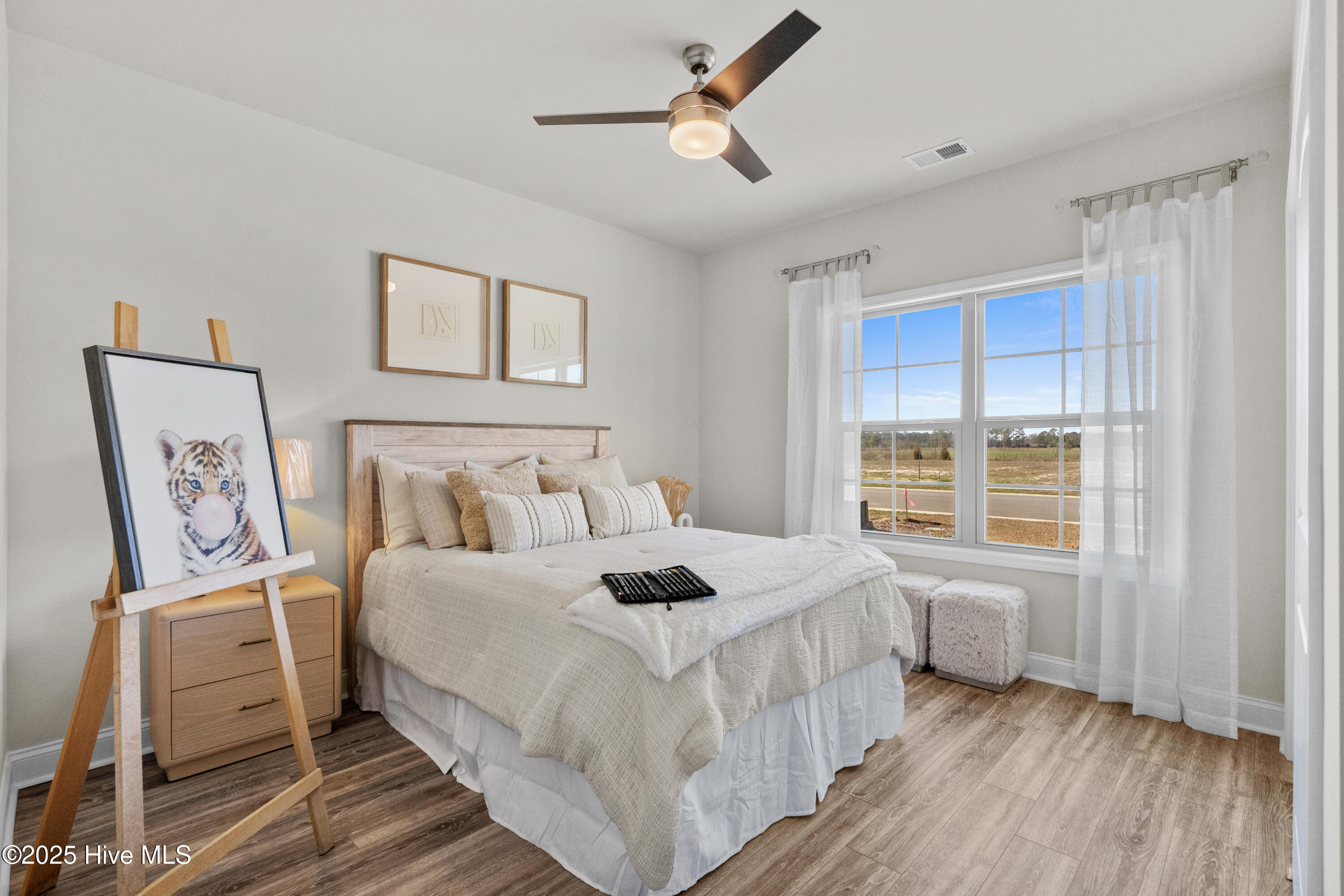 100549256 | Photo 30