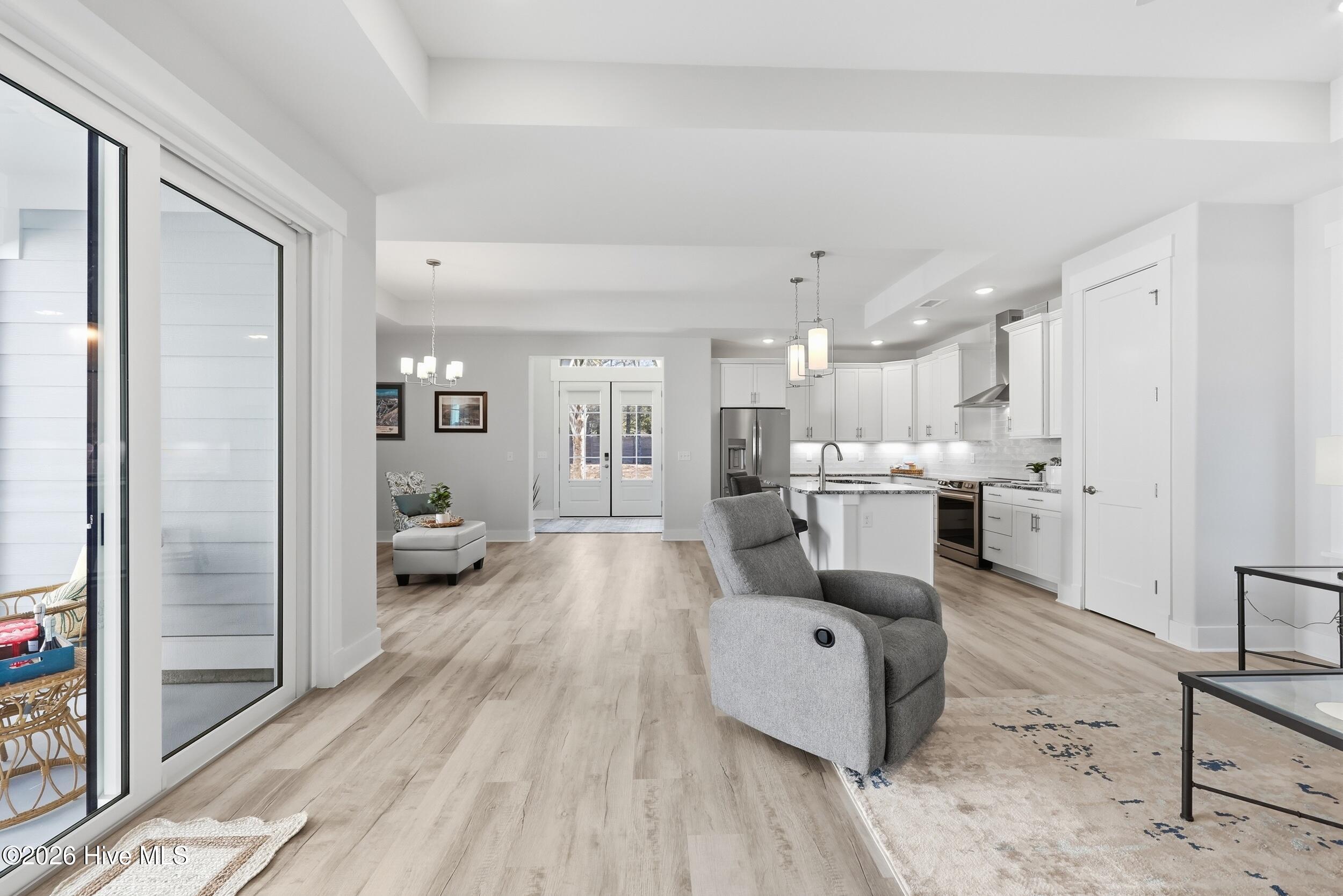 100557442 | Photo 11