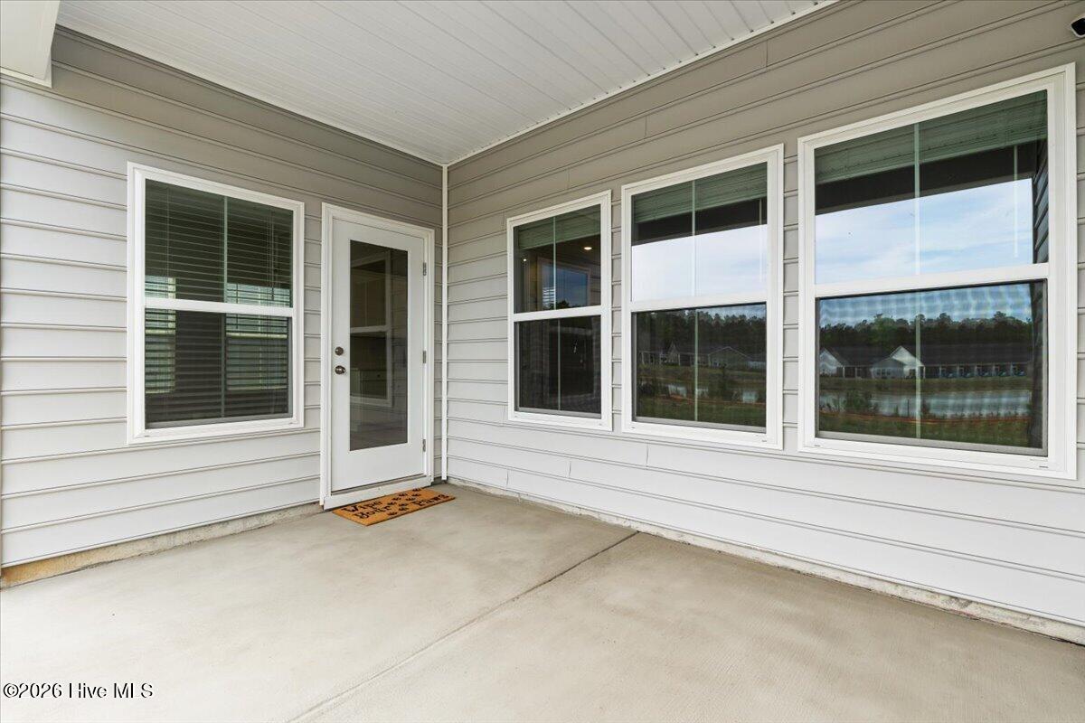 100567069 | Photo 36