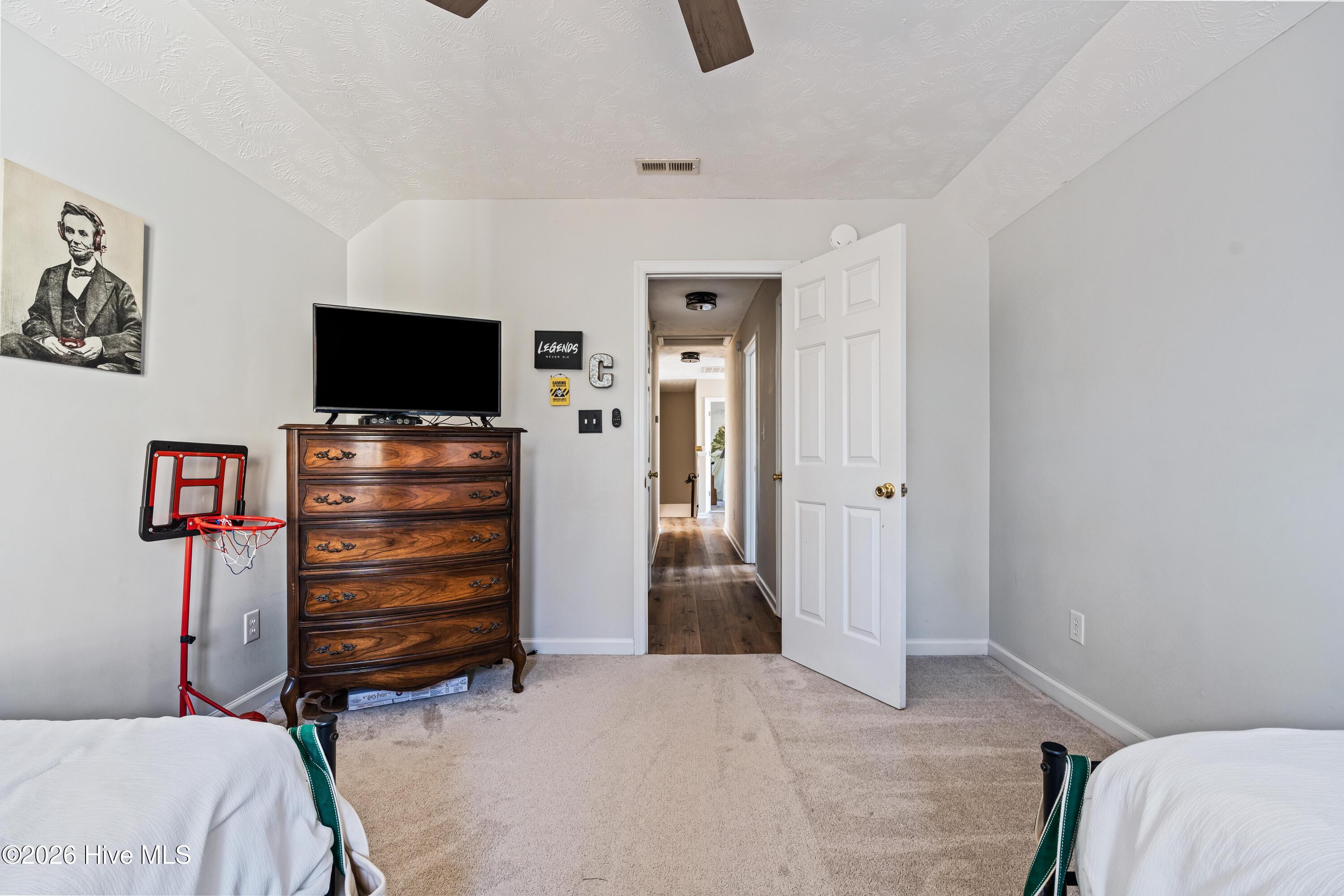 100556314 | Photo 56