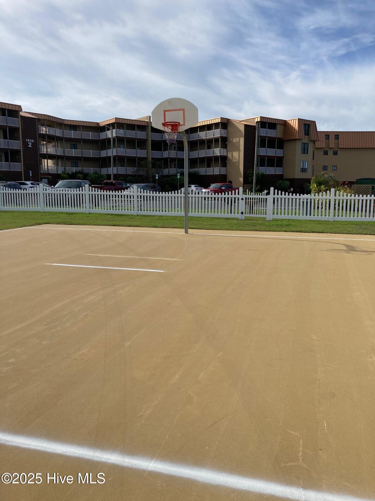 100521876 | Photo 24