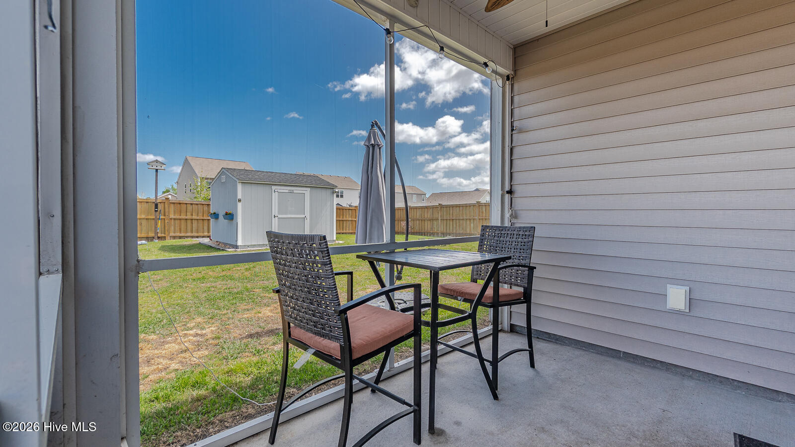 100564968 | Photo 38