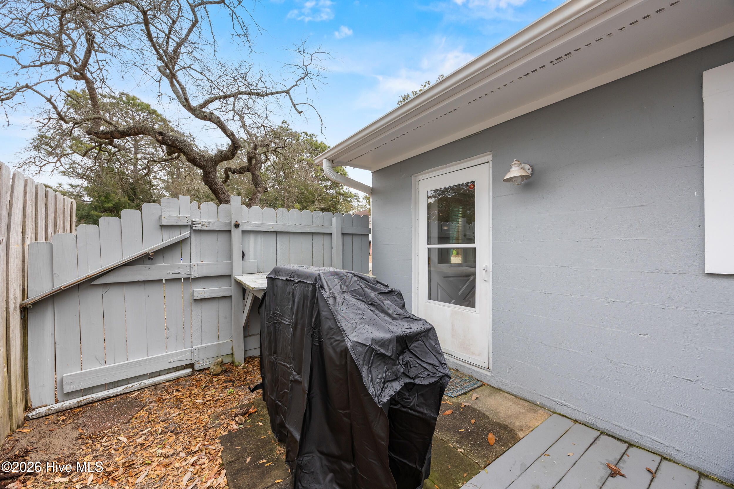 100554331 | Photo 33