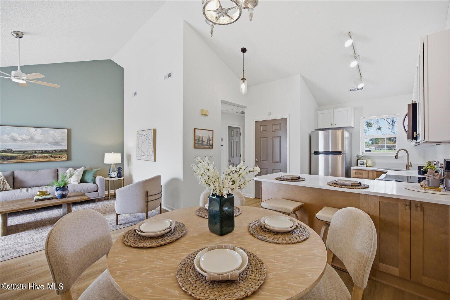 100562733 | Photo 10