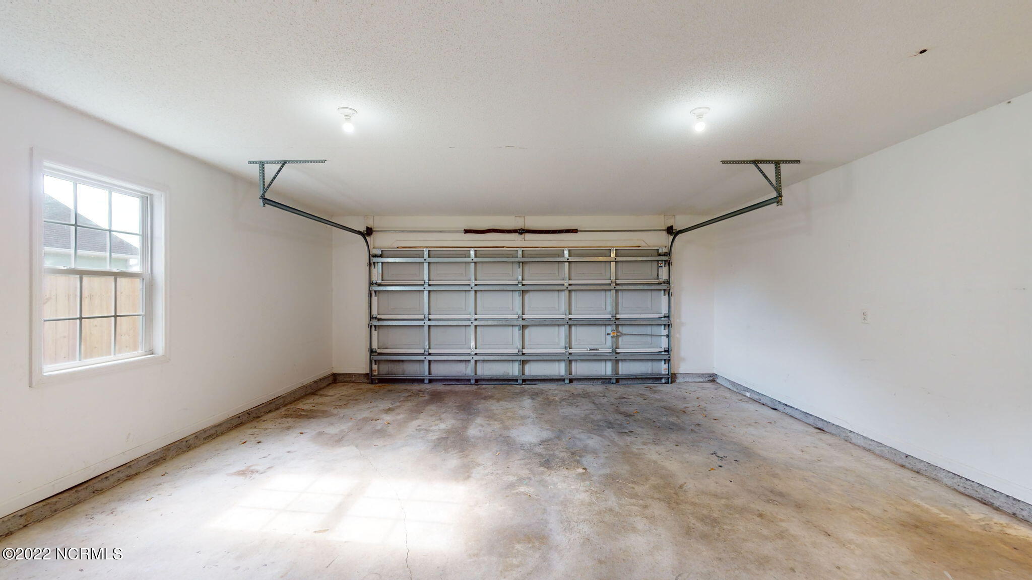 100550244 | Photo 16