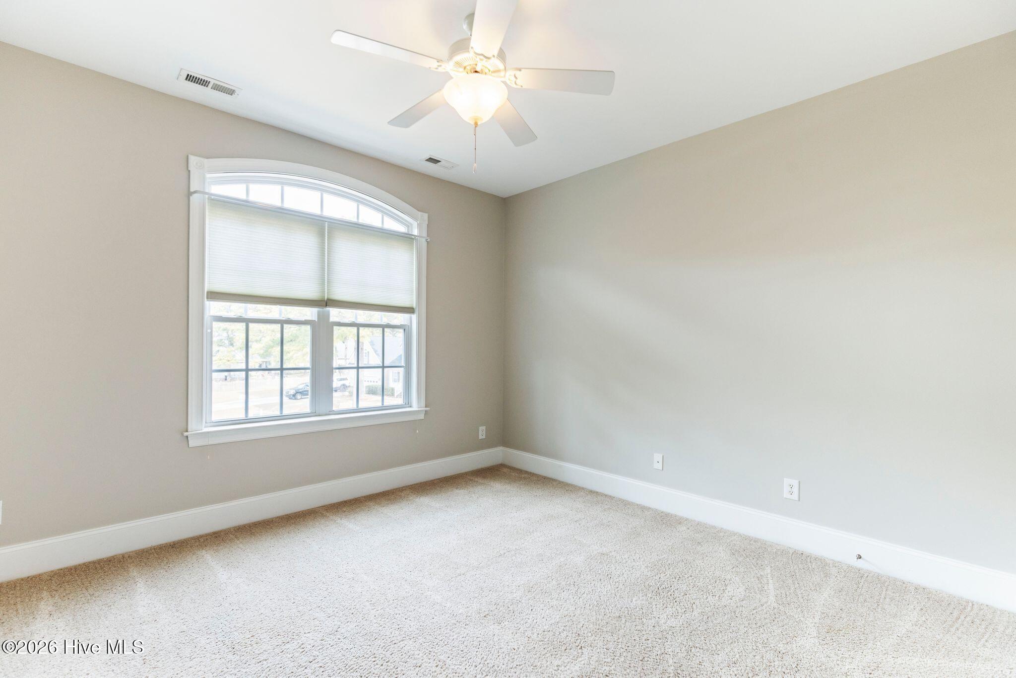 100553307 | Photo 62