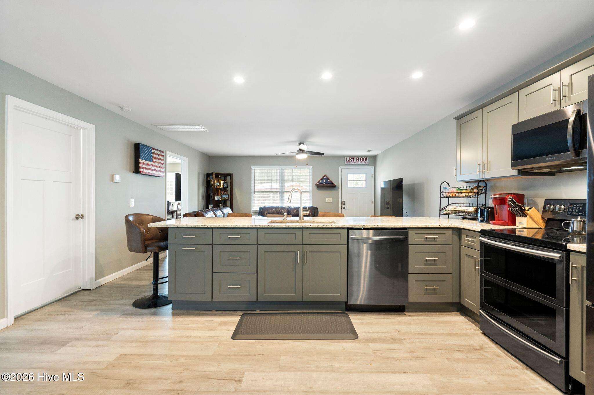 100559666 | Photo 65