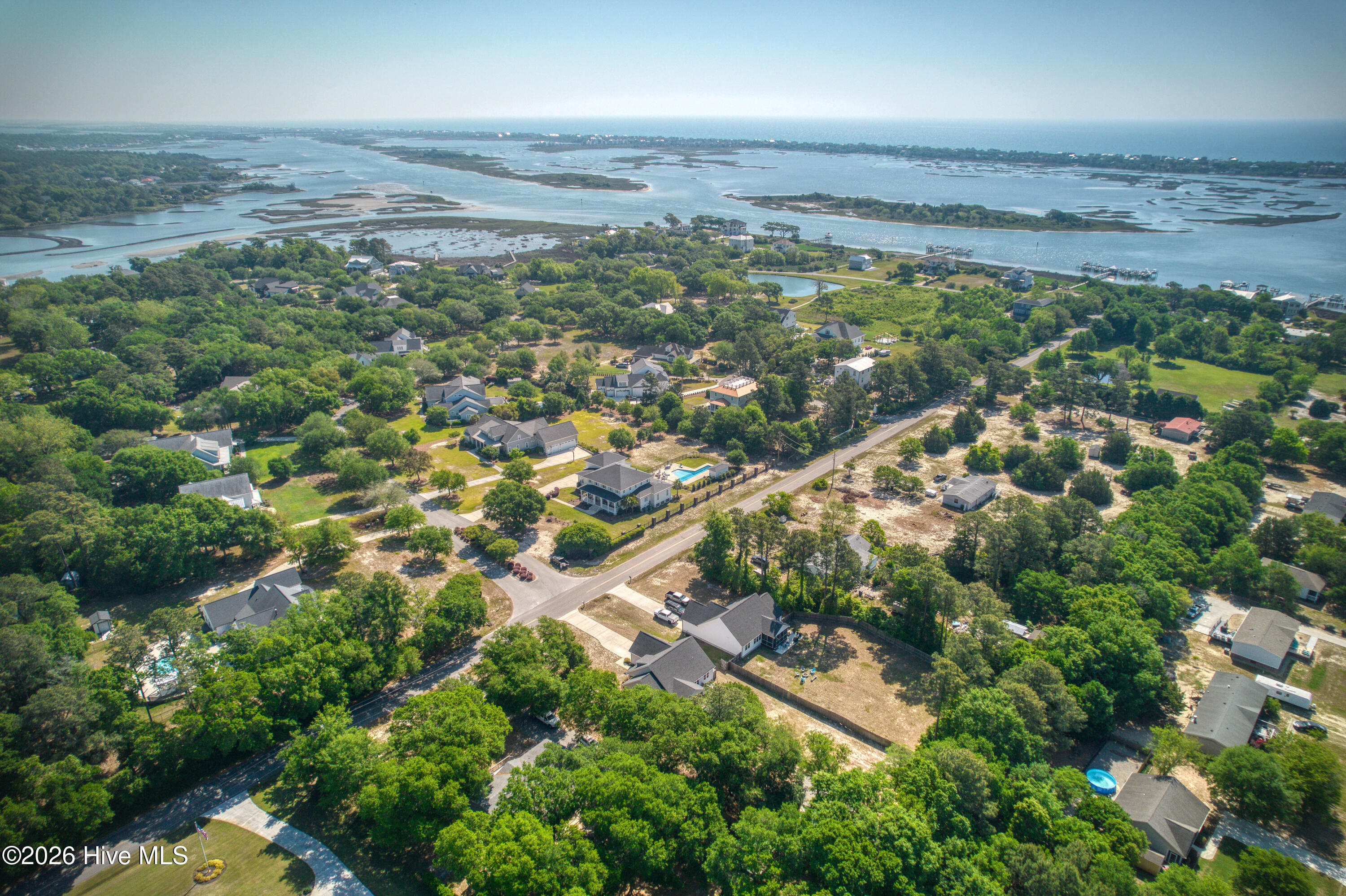 100569284 | Photo 51