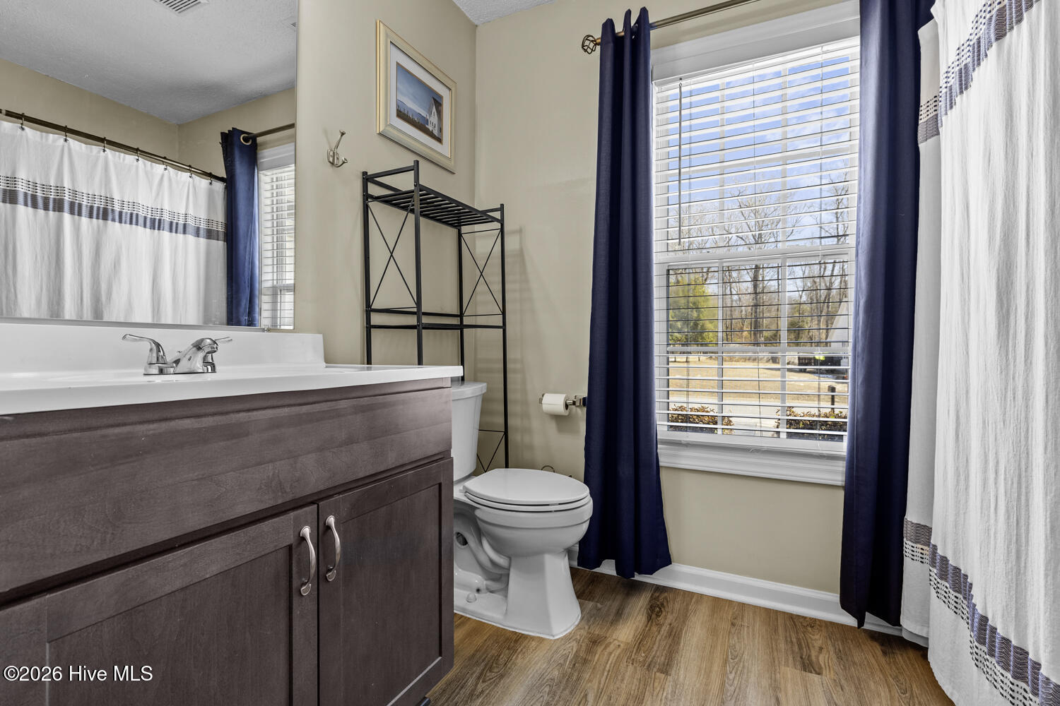 100555225 | Photo 21