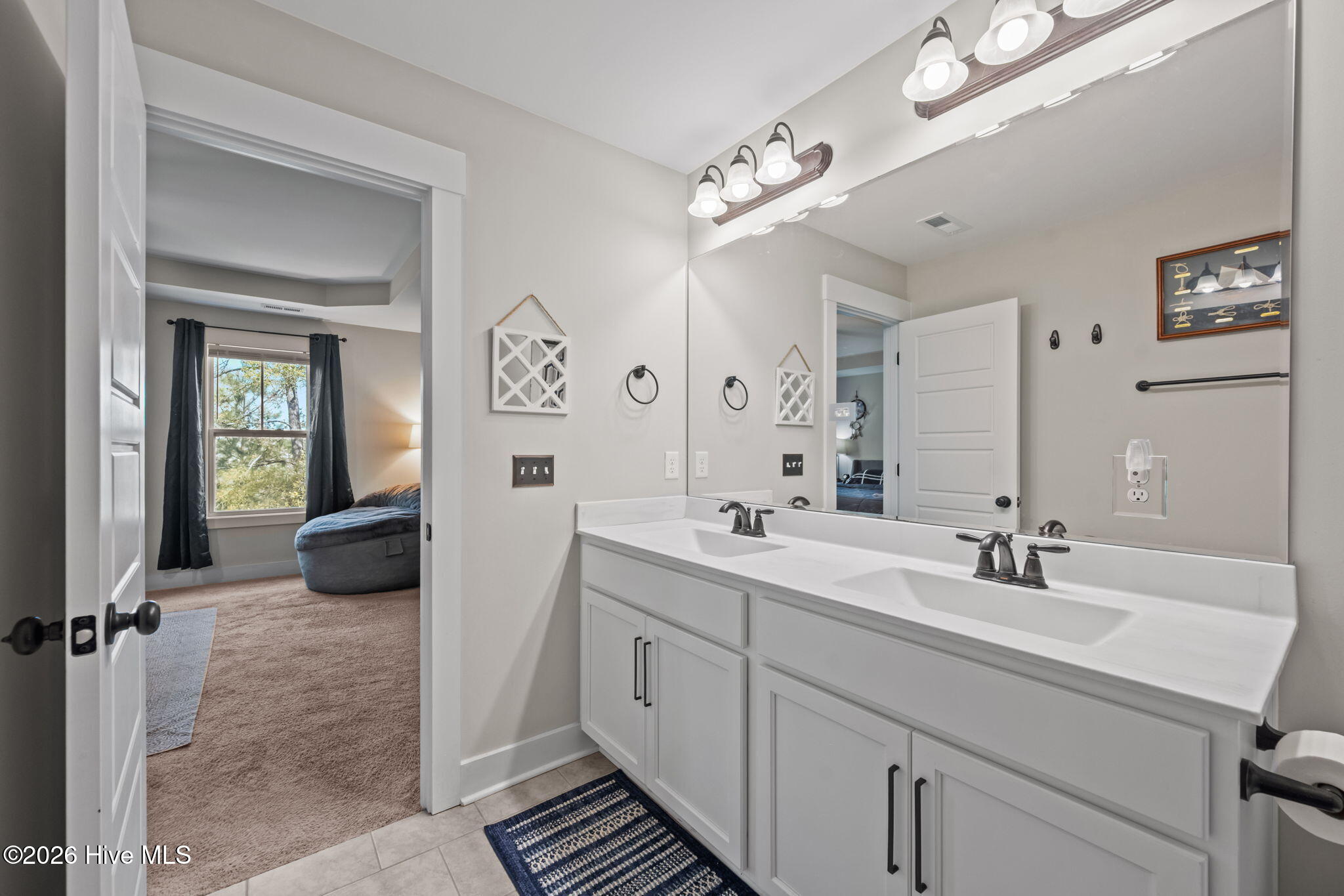 100564806 | Photo 17