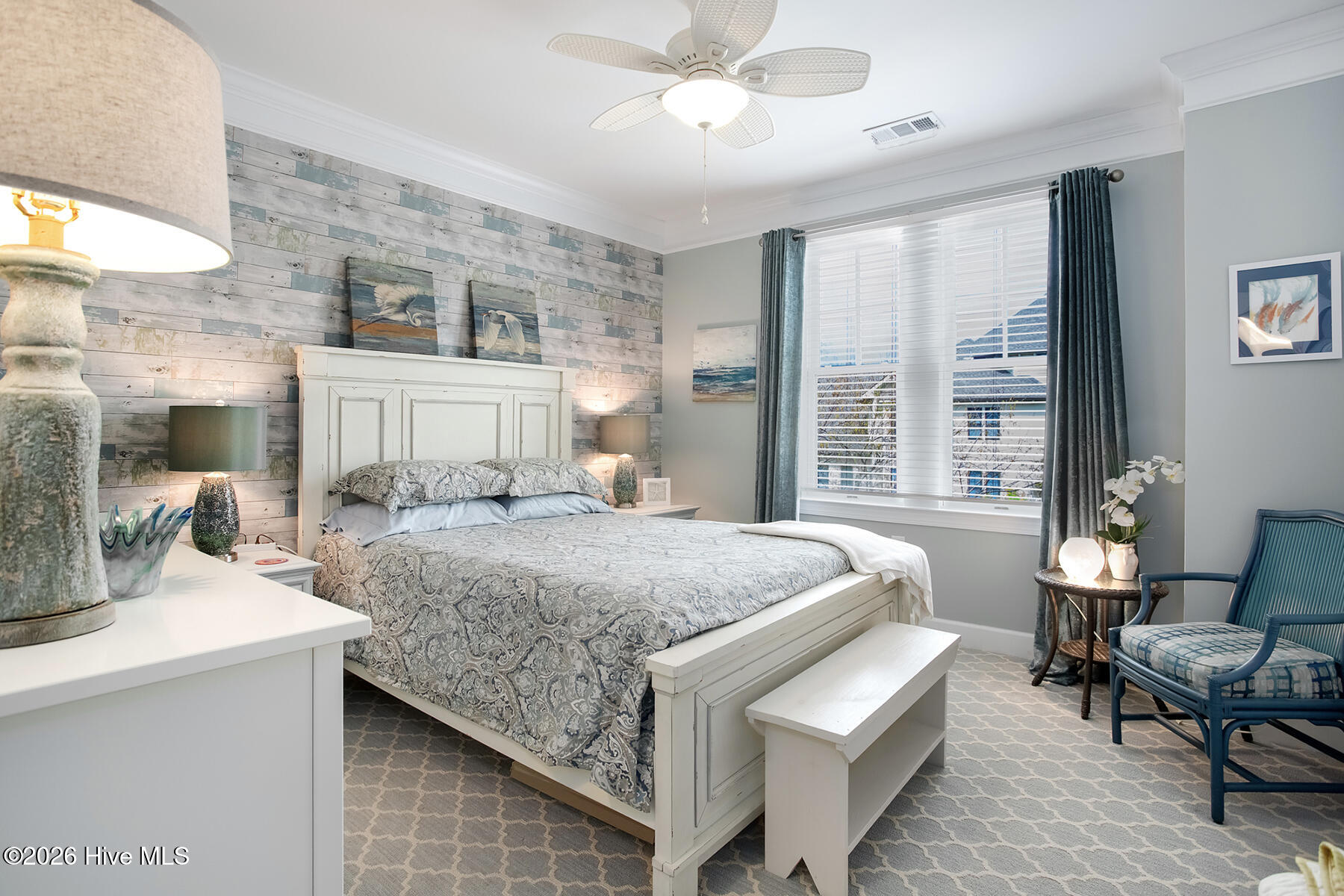 100563868 | Photo 15