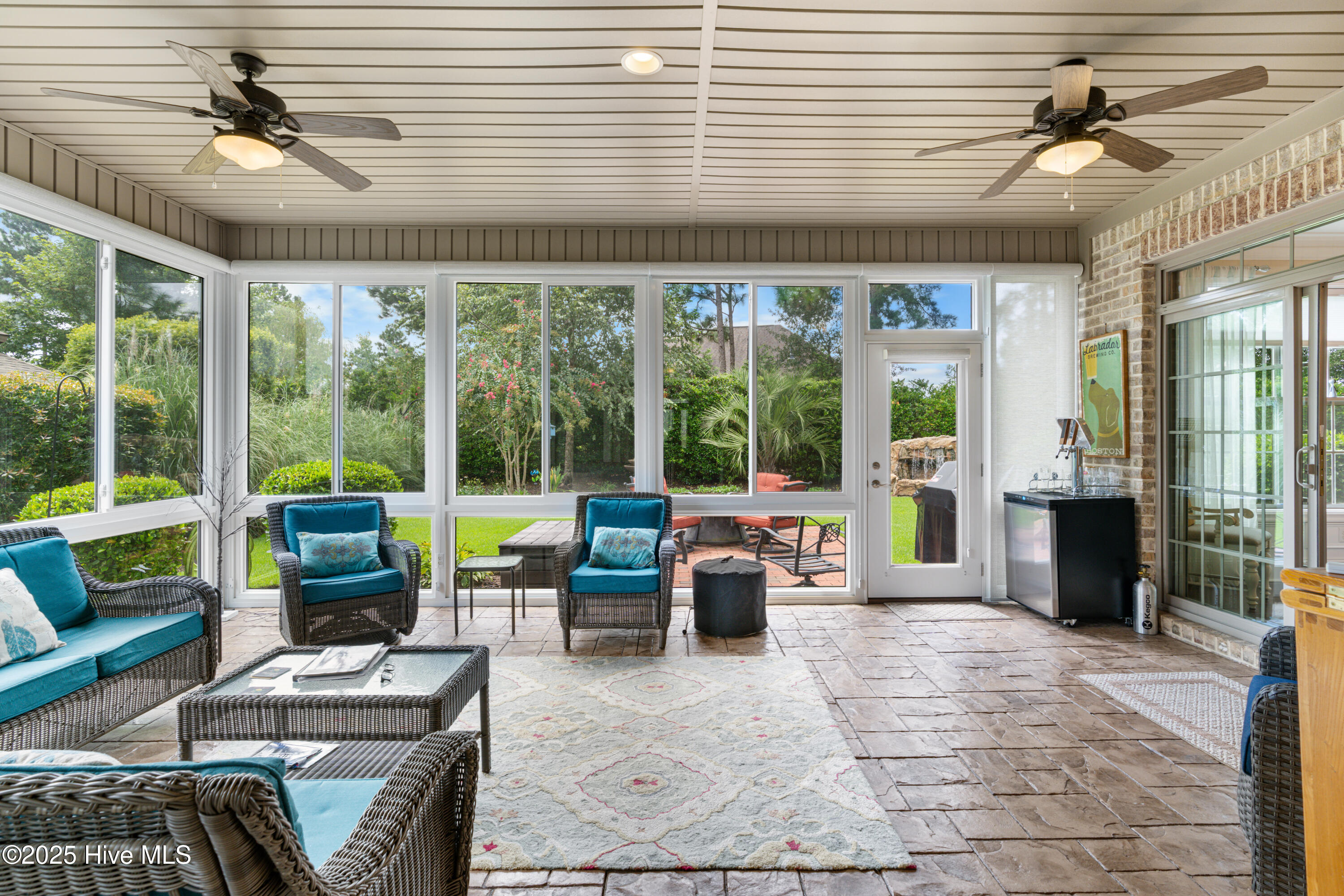 100525197 | Photo 21