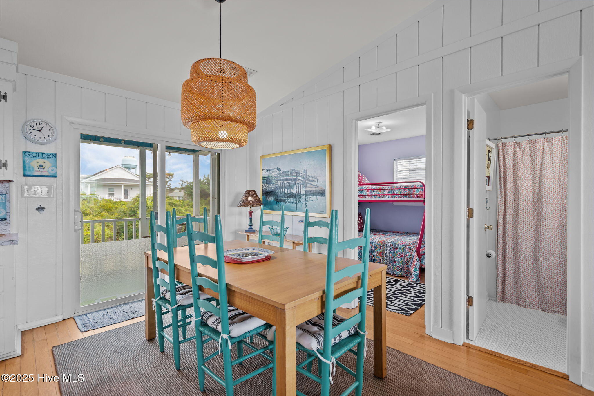 100531586 | Photo 12