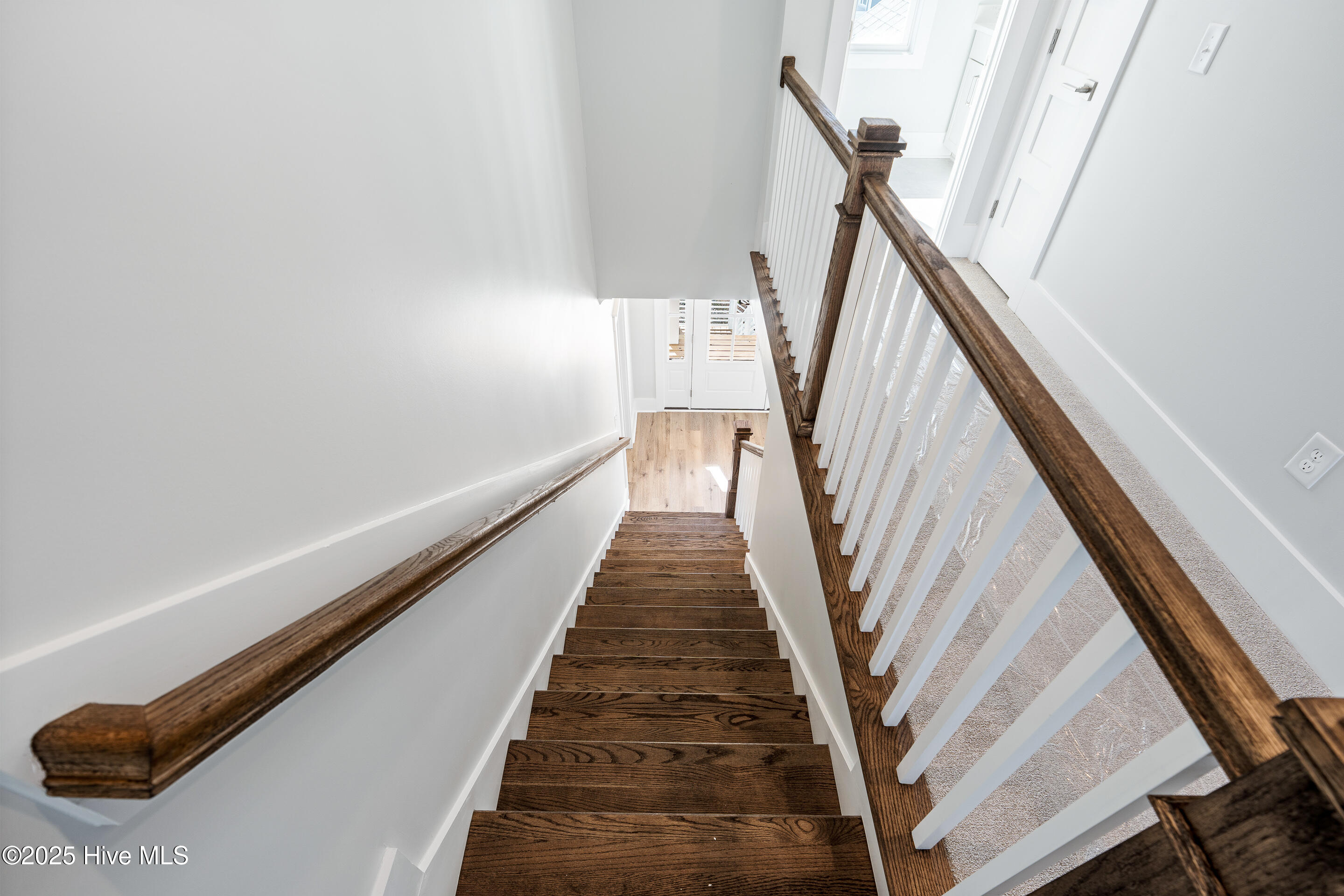 100557096 | Photo 52