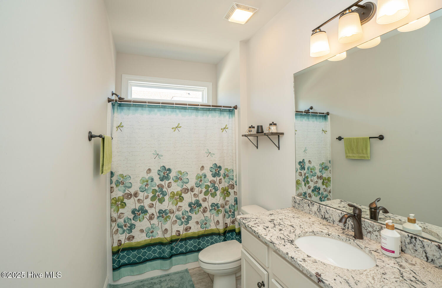 100547229 | Photo 40