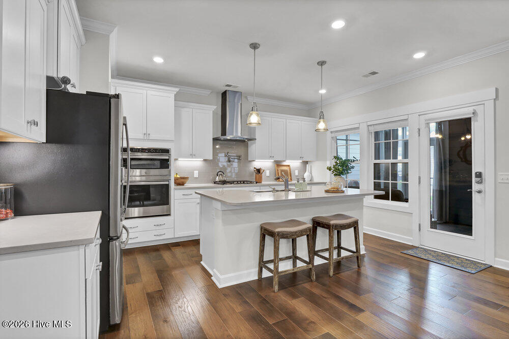 100558129 | Photo 20