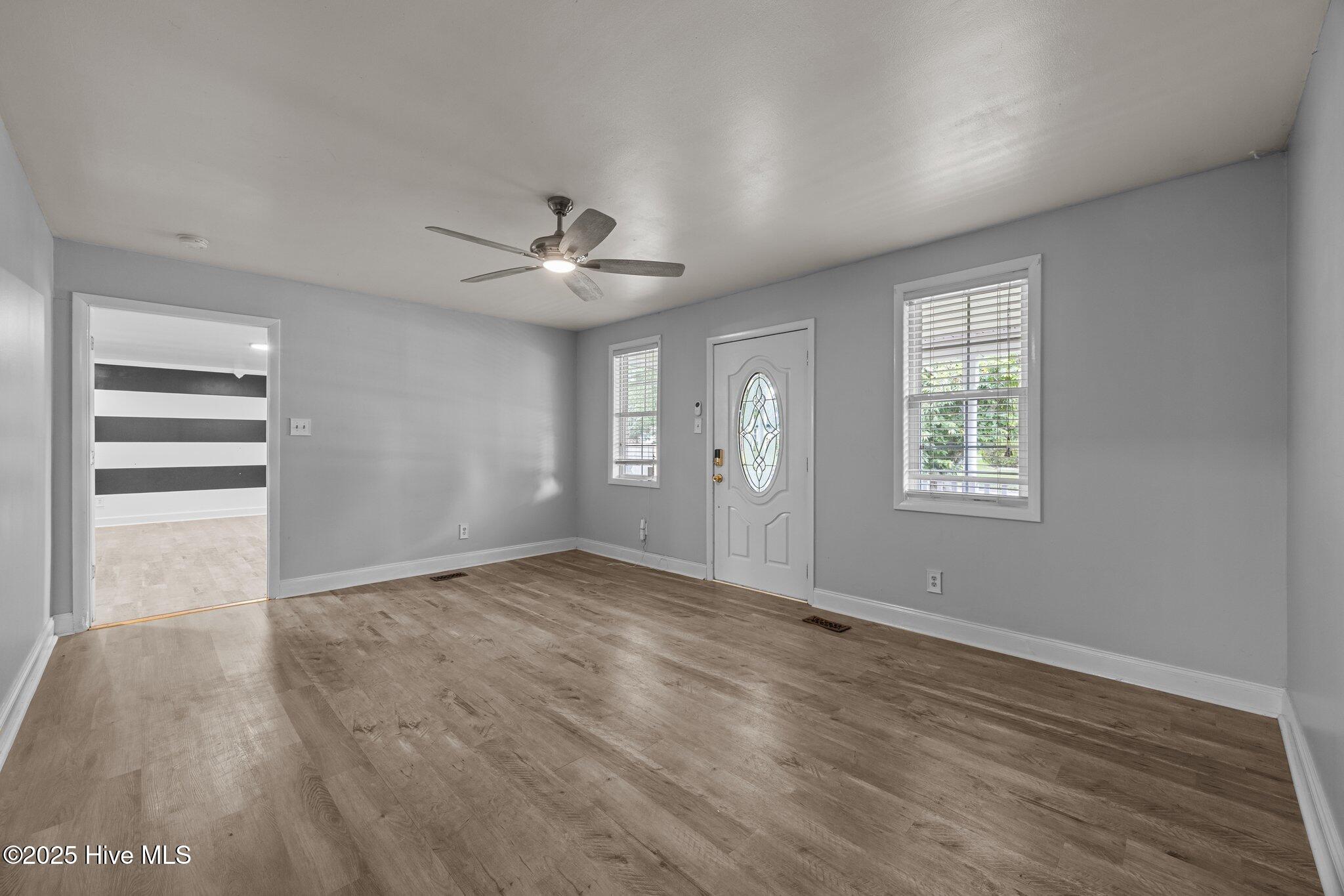 100524526 | Photo 12