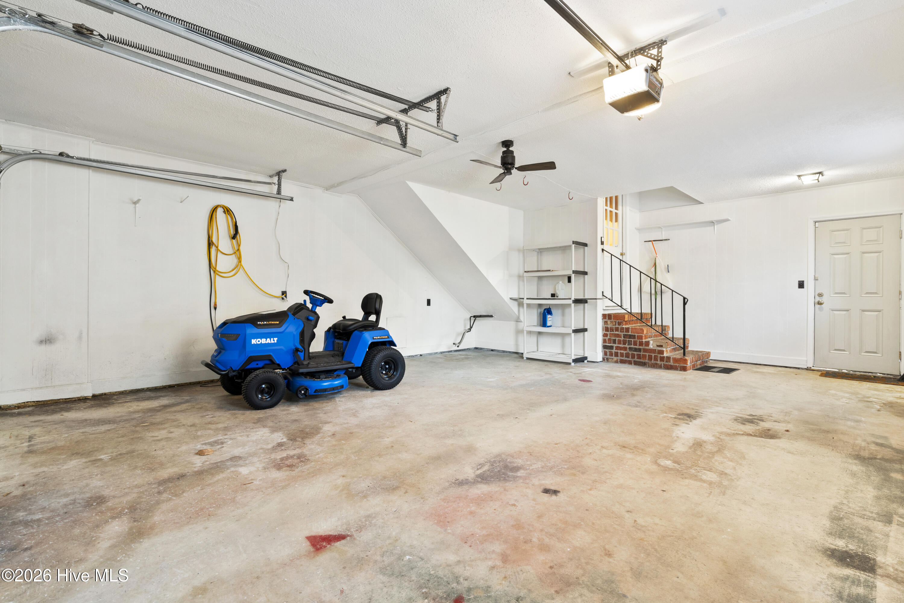 100549887 | Photo 23