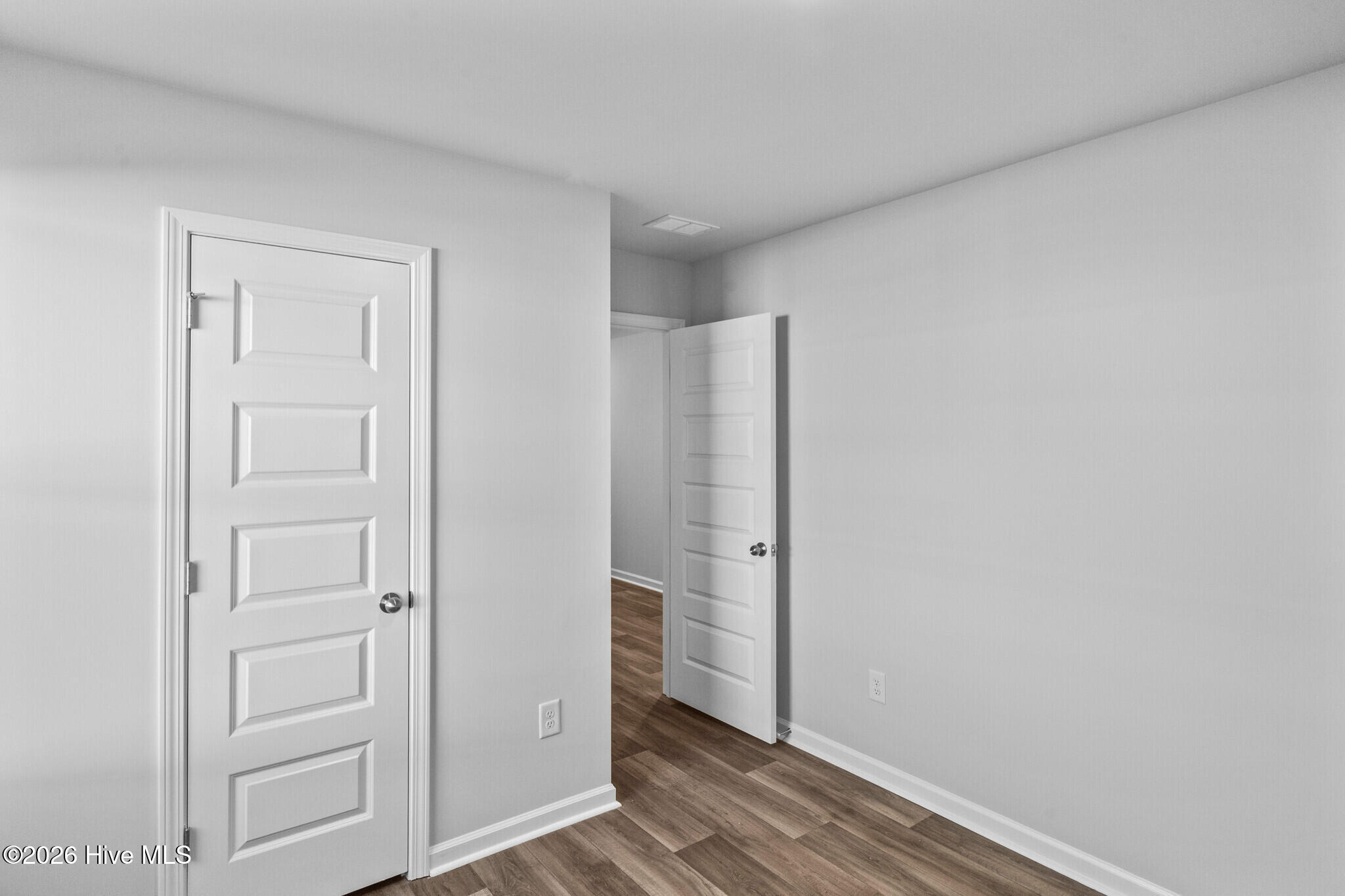 100545792 | Photo 22