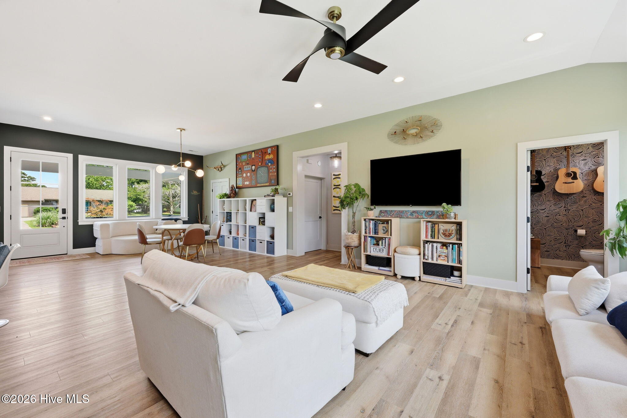 1106 Link Lane,Oriental