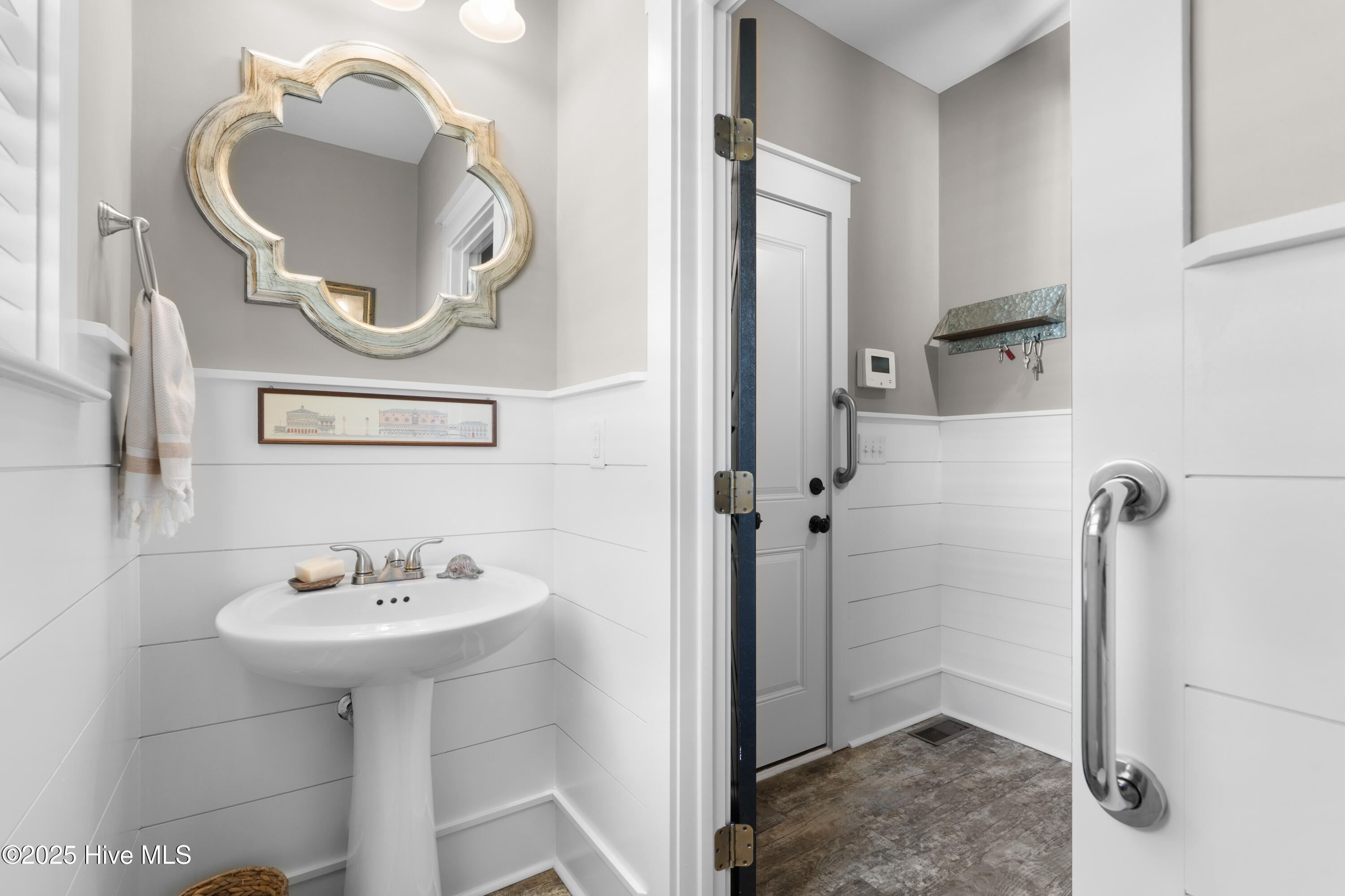 100543866 | Photo 58