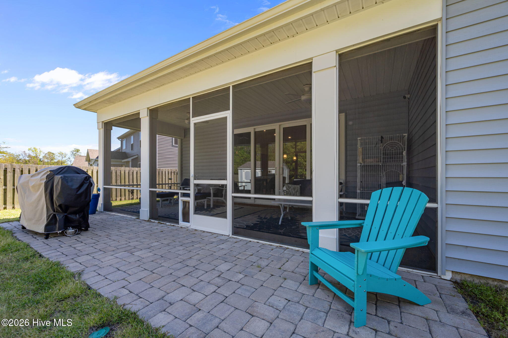 100566590 | Photo 11