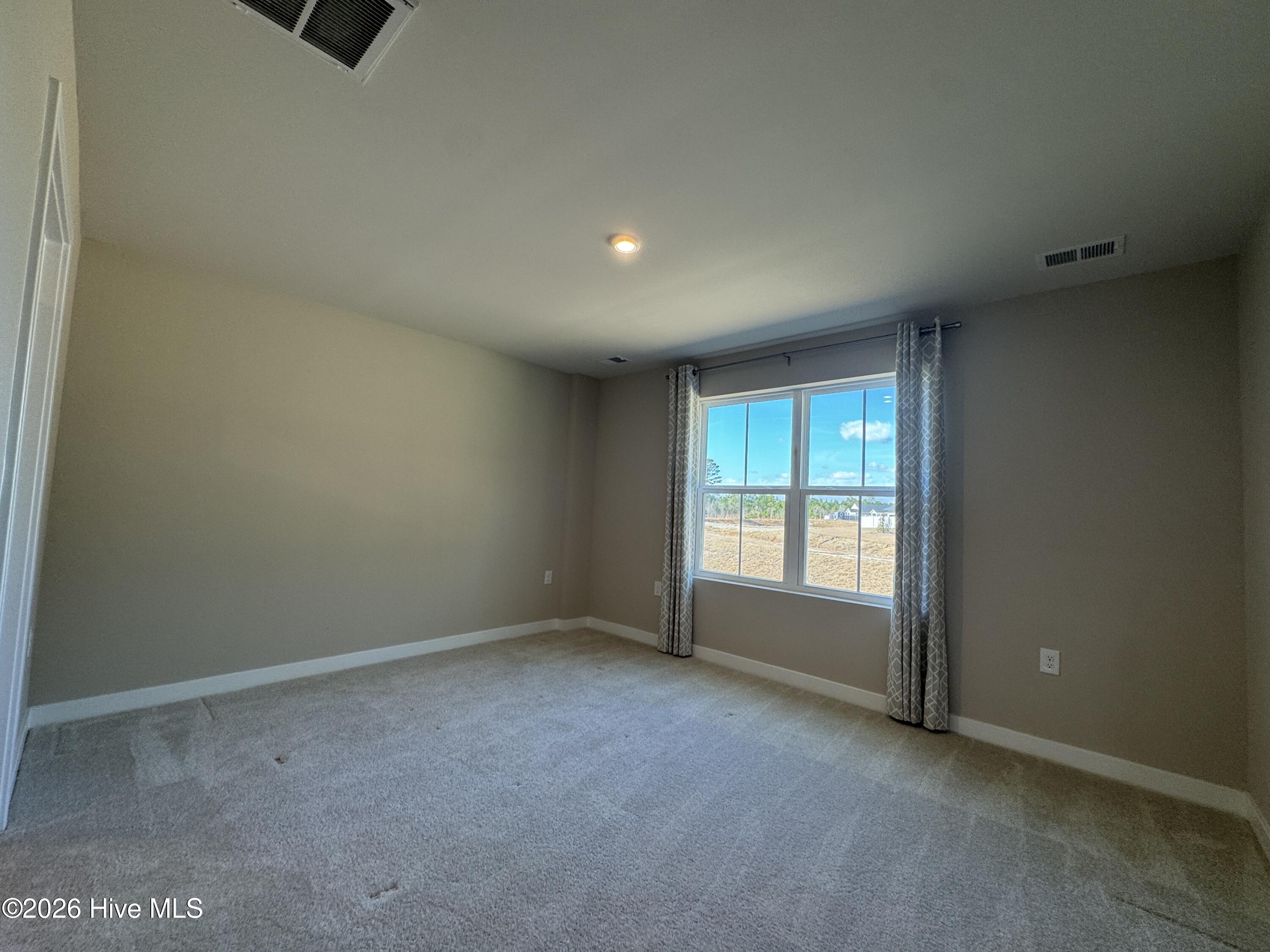 100548726 | Photo 10