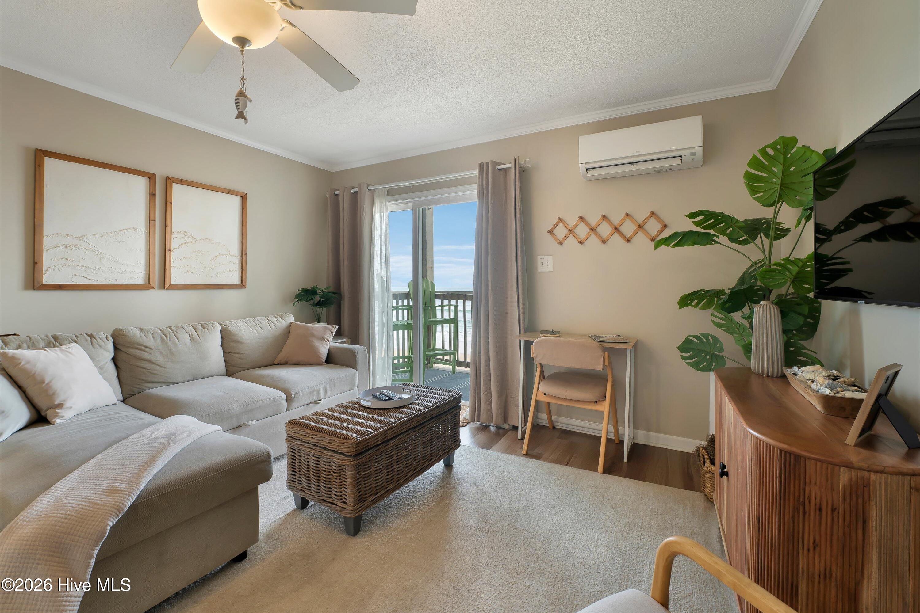 100551405 | Photo 23