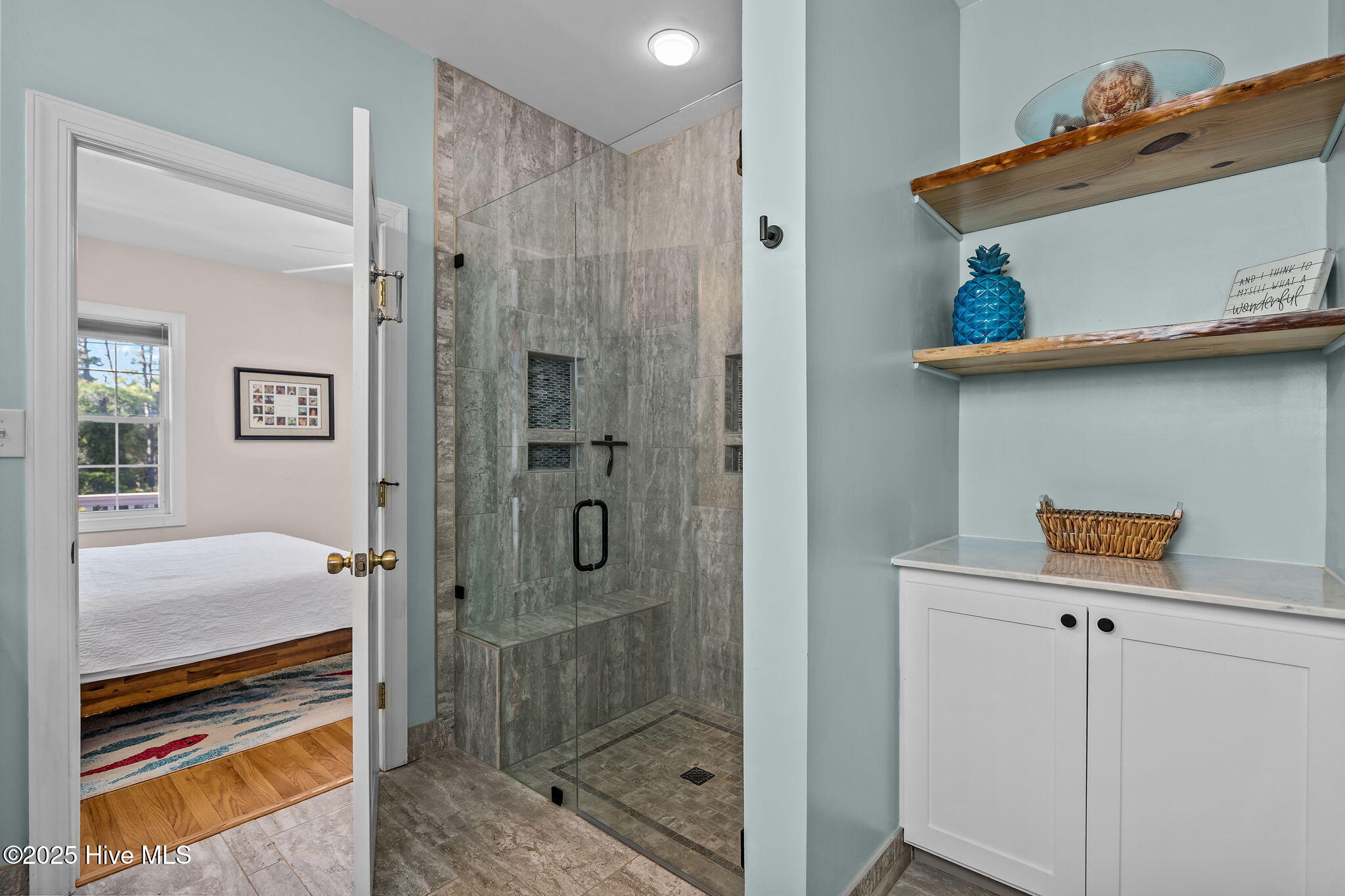 100546584 | Photo 16