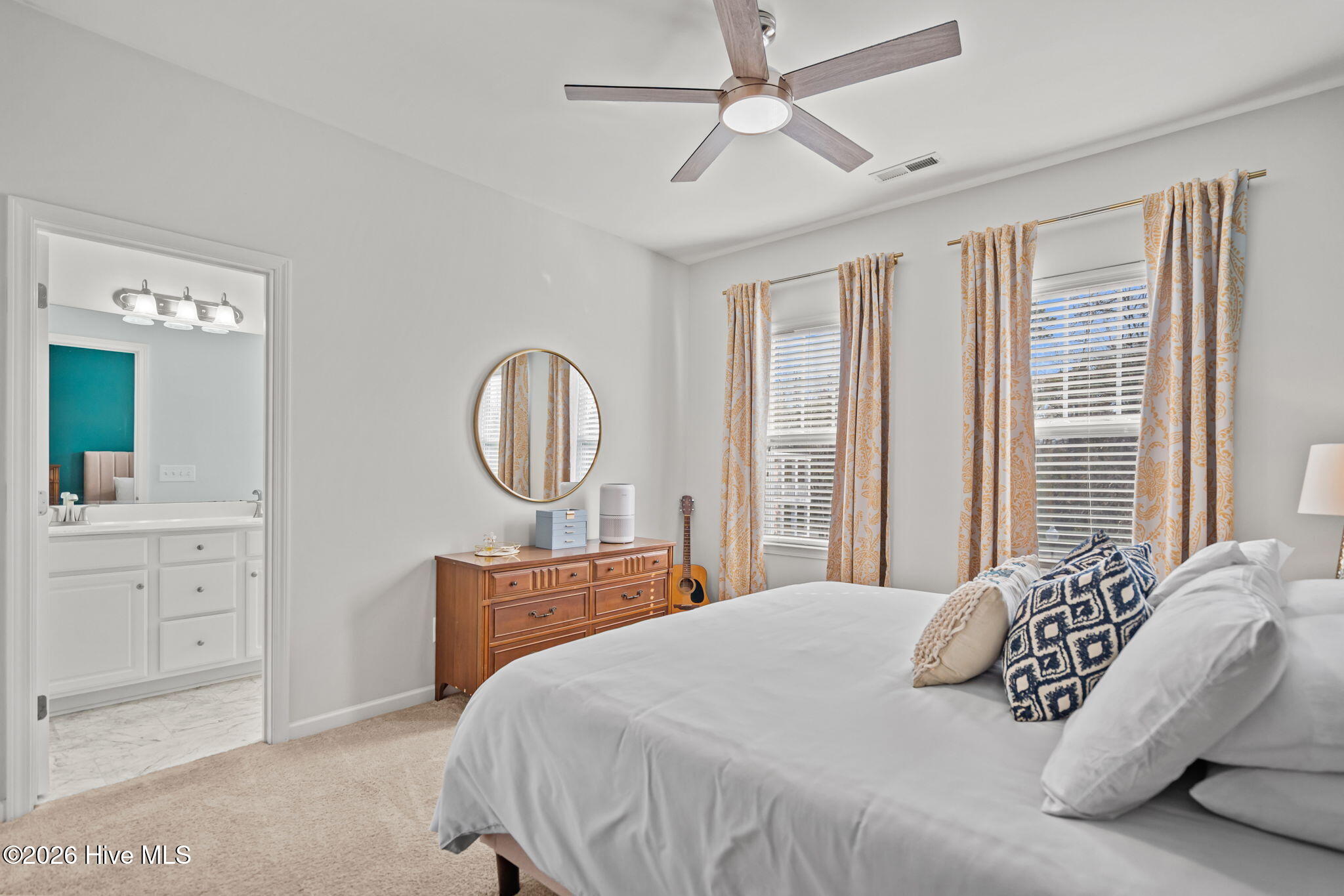 100560922 | Photo 24