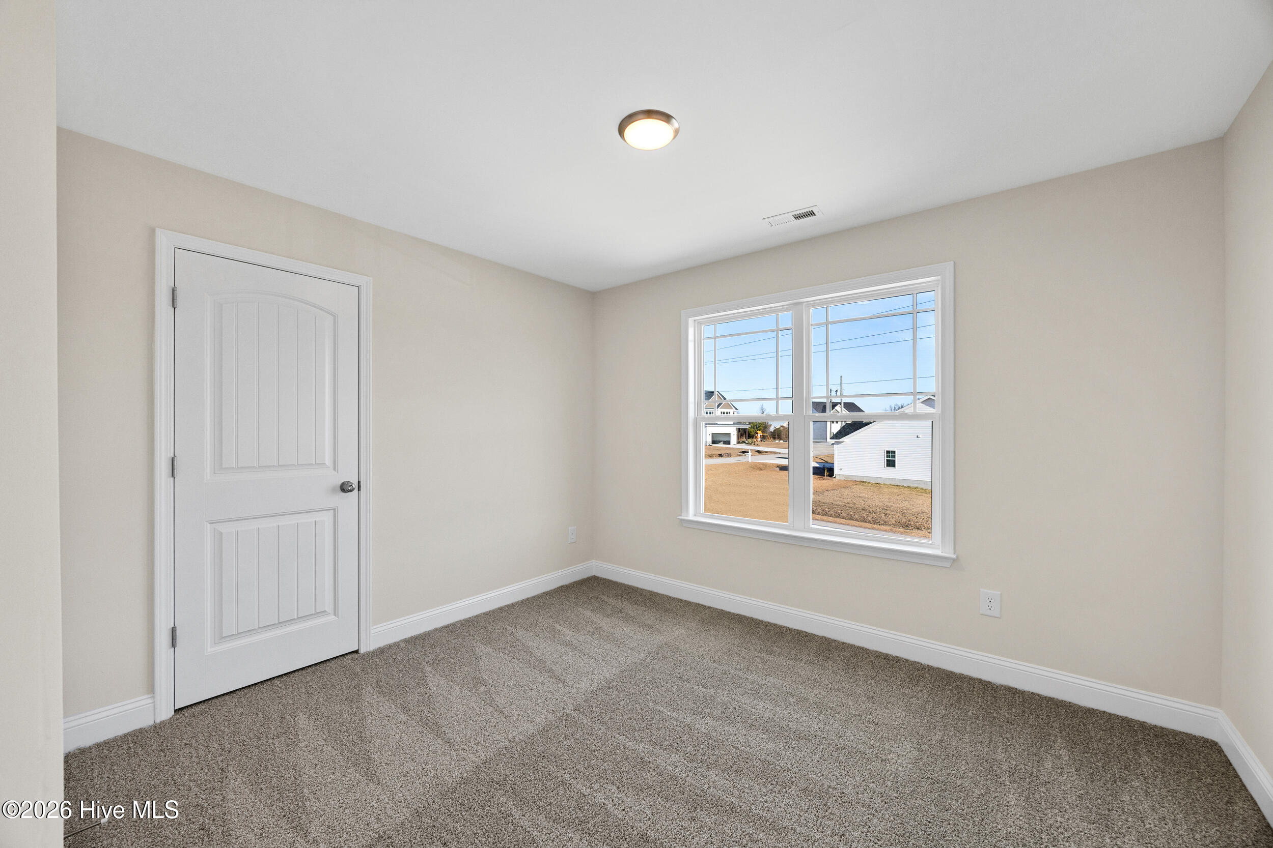 100551256 | Photo 33