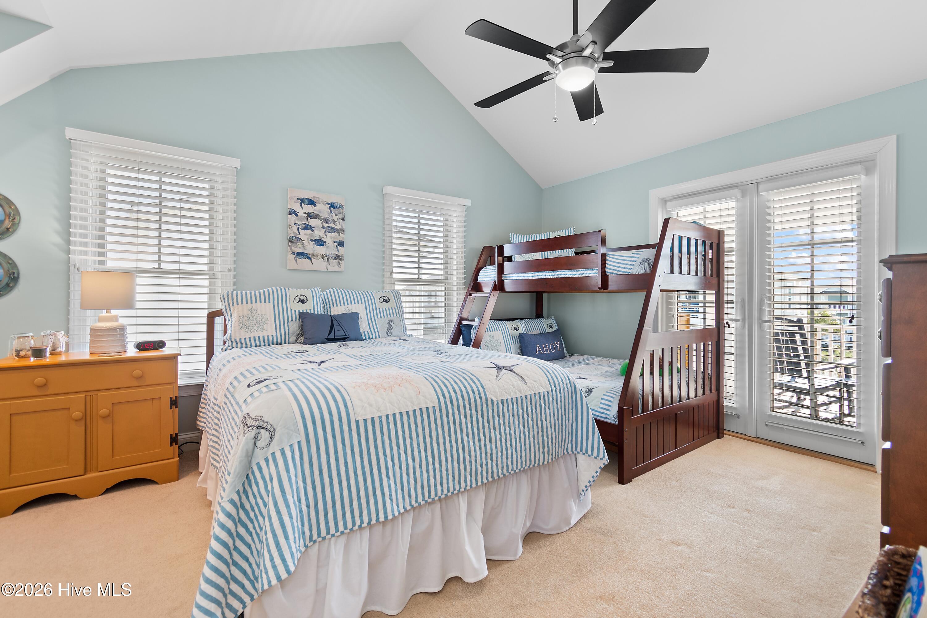 100551150 | Photo 35