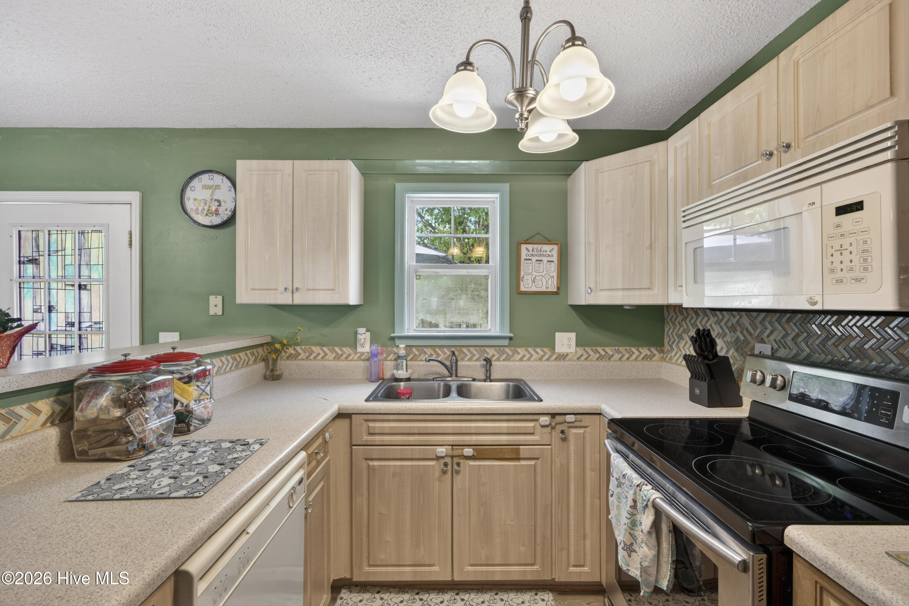 100567441 | Photo 38