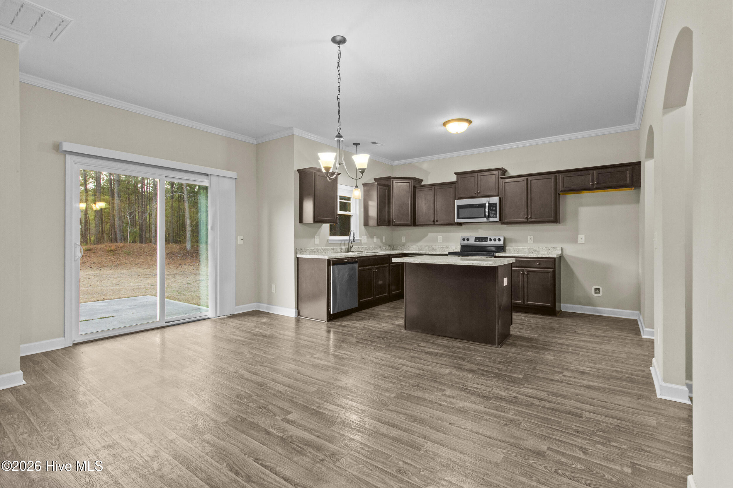 100552565 | Photo 10