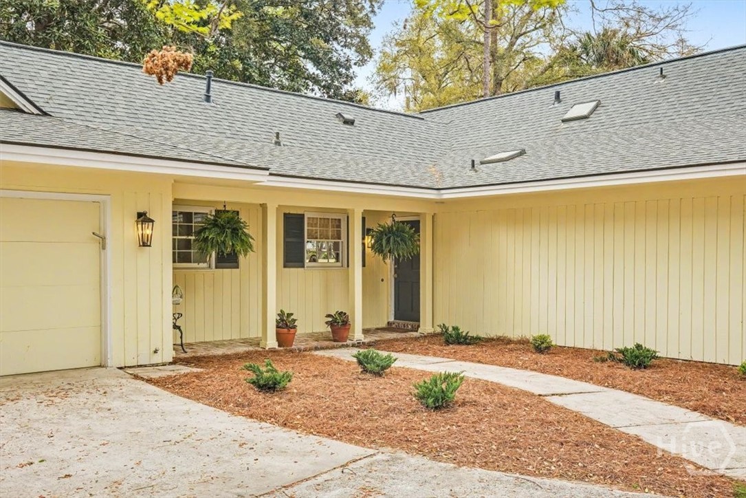 Homes for sale in Savannah, GA | 5 Clifton Ln, Savannah, GA 31411 | MLS# SA352127