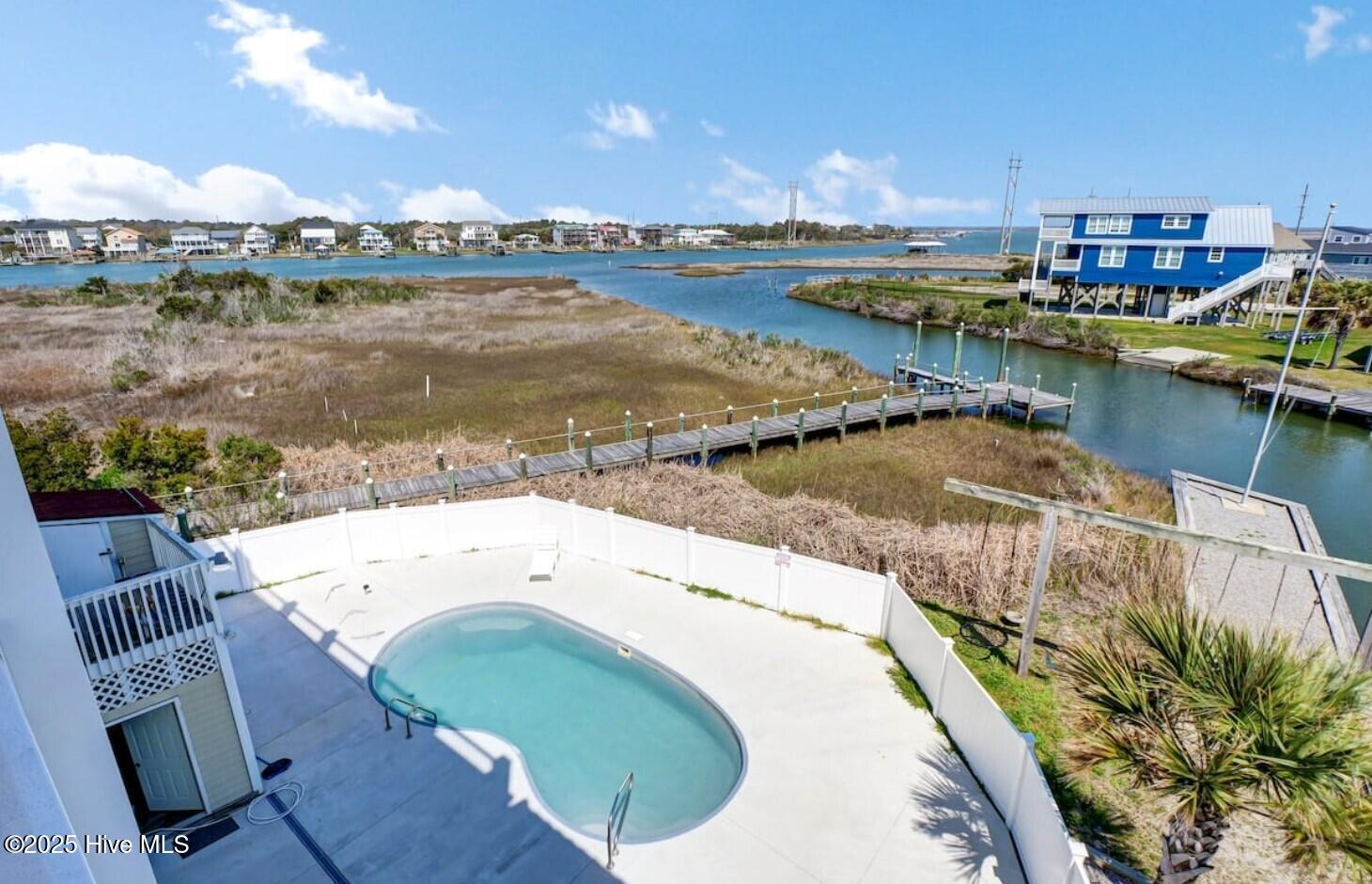 100519019 | Photo 42