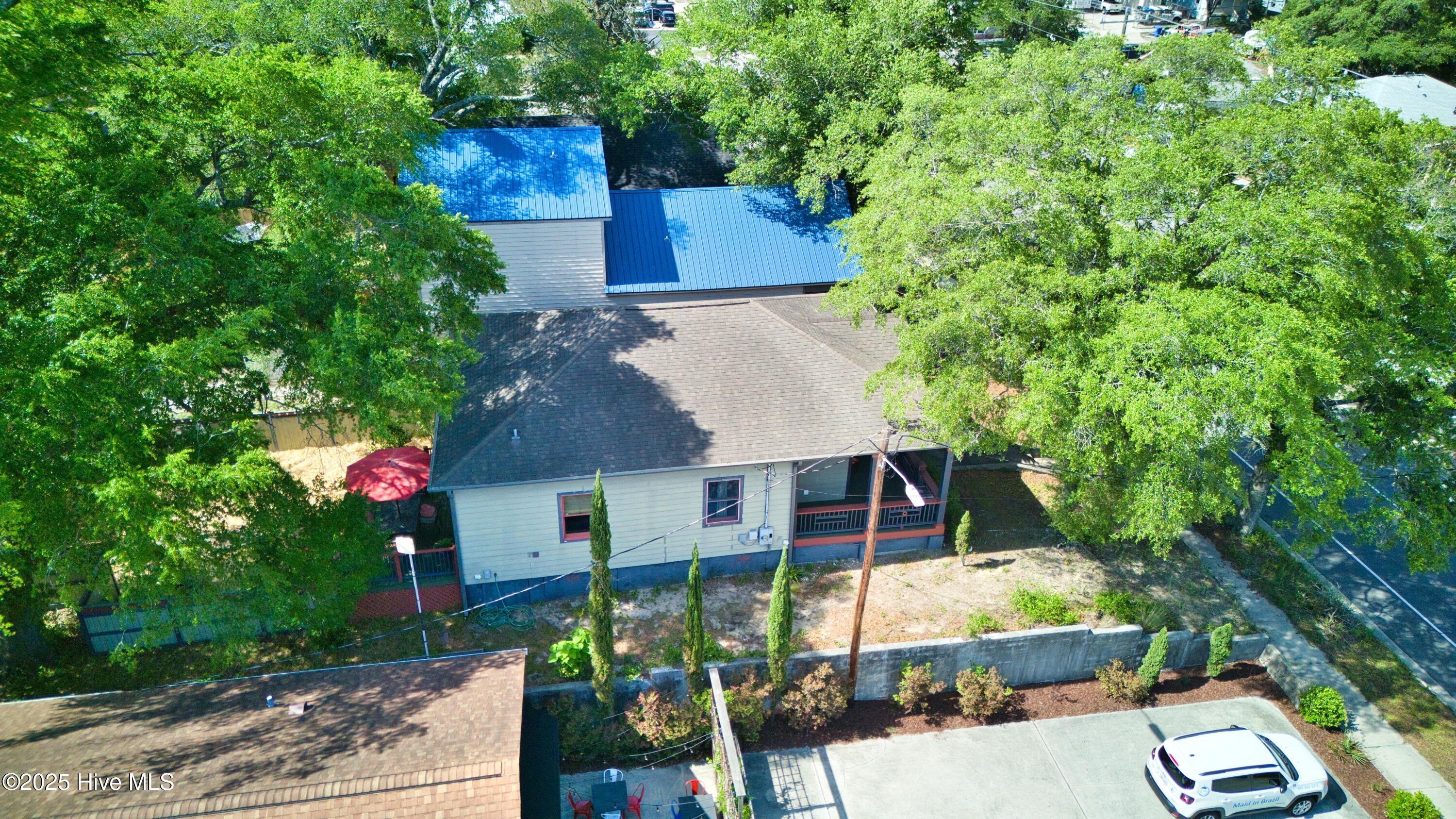 100509231 | Photo 49