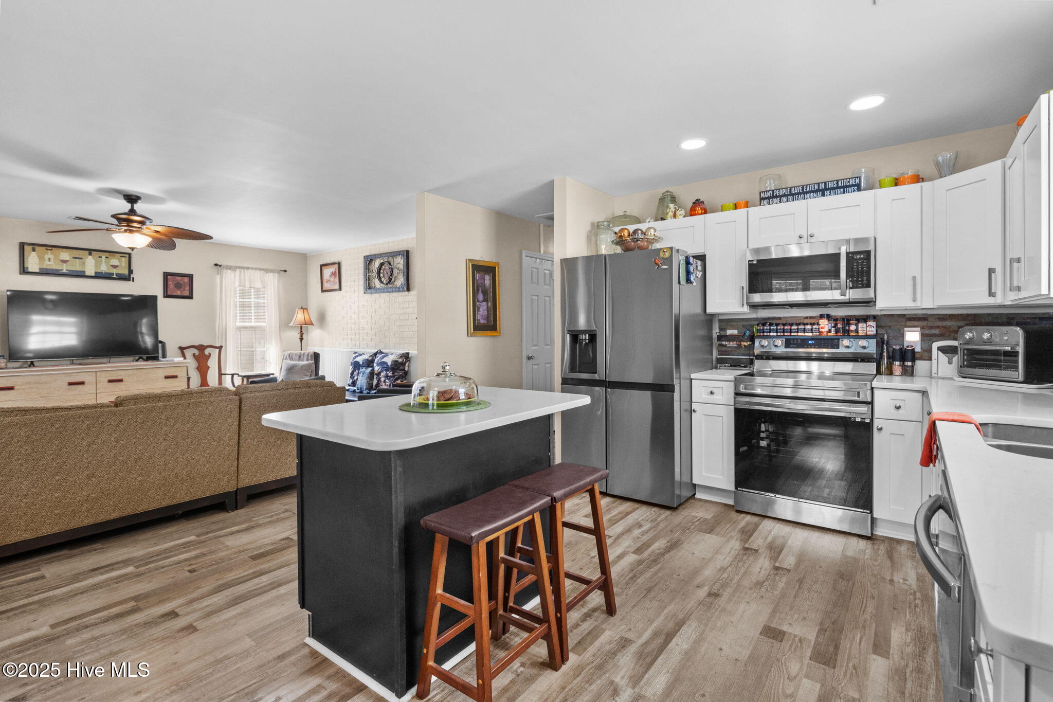 100526973 | Photo 19