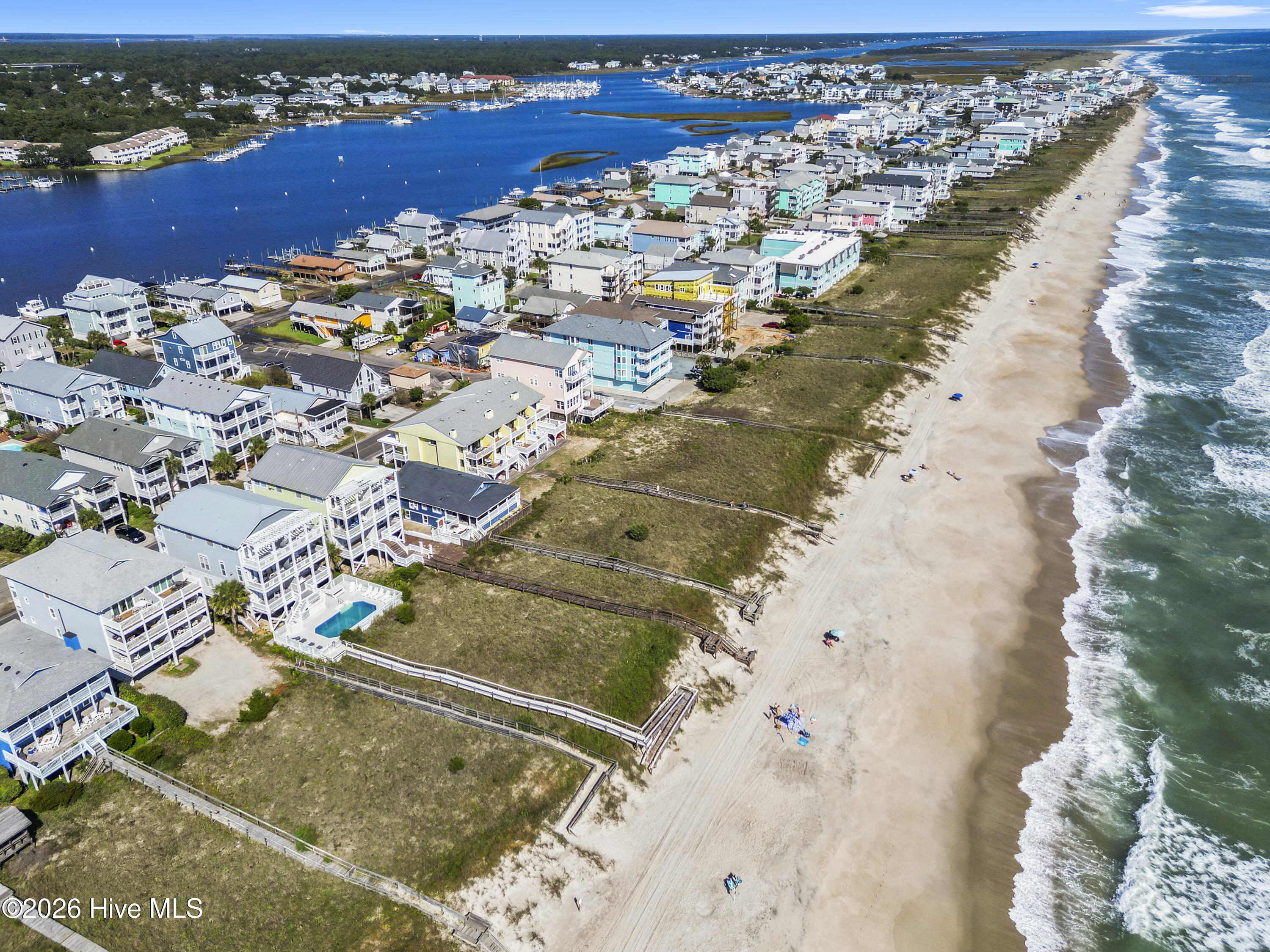 100550825 | Photo 53