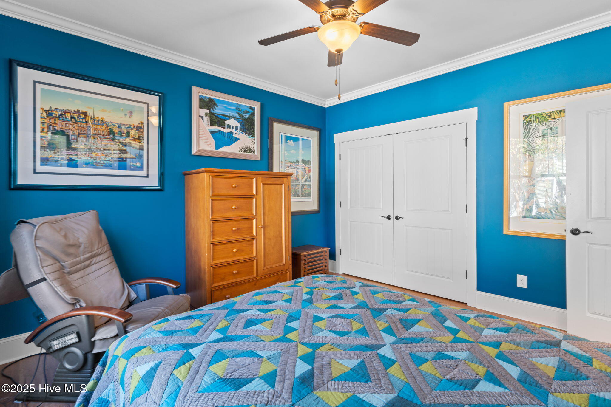 100569449 | Photo 47