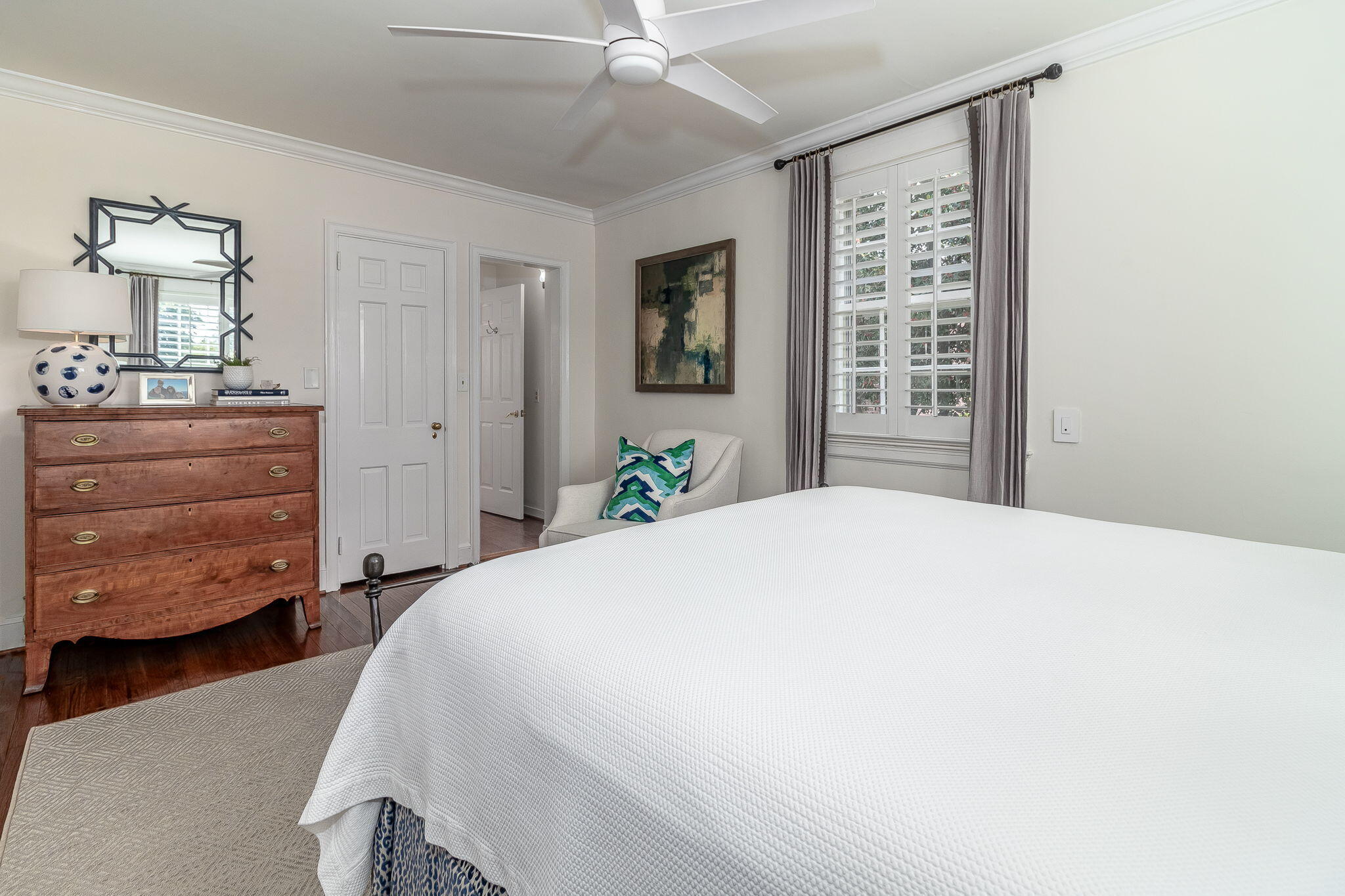 36-web-or-mls-2421 WALTON WAY ©--24