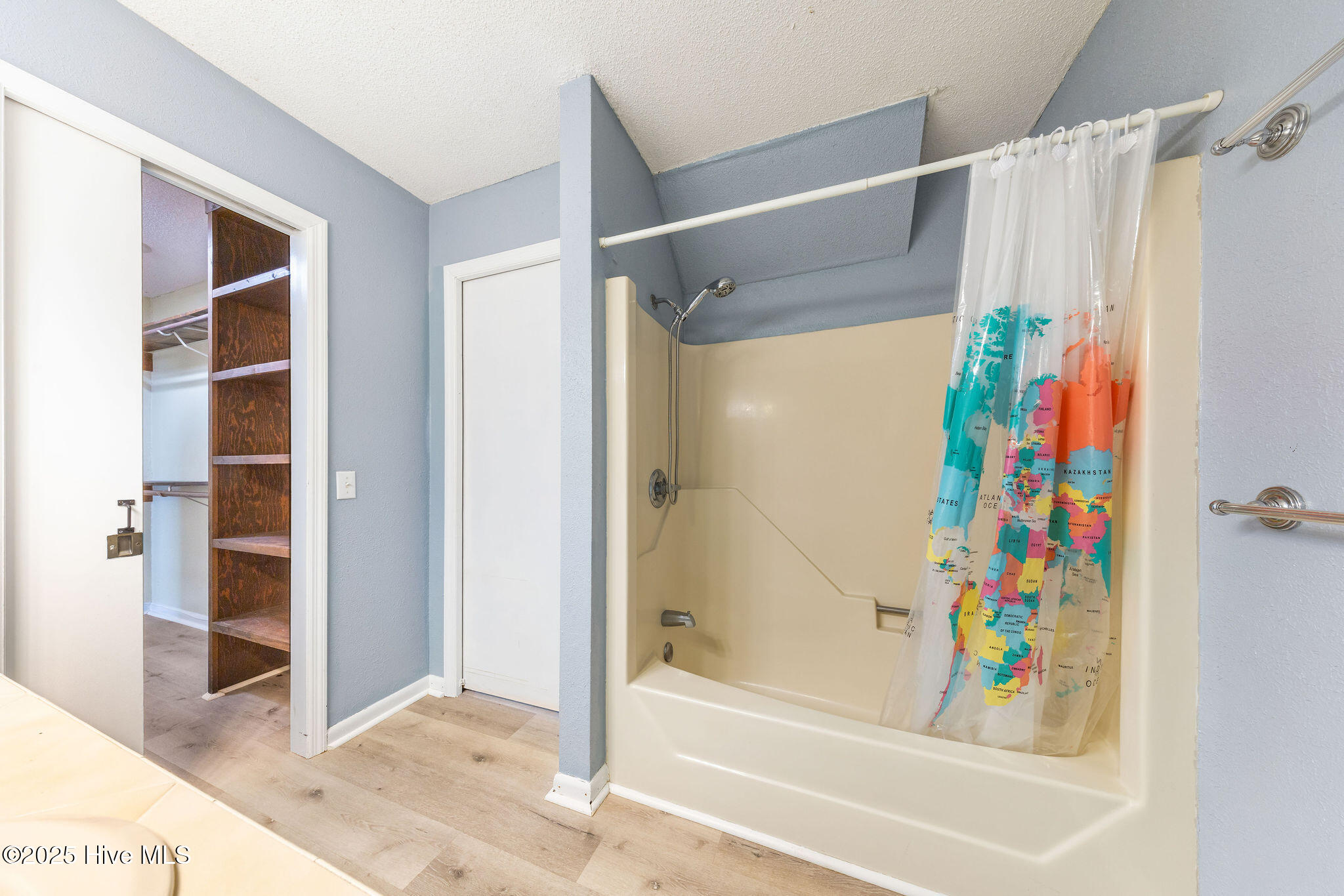 100546976 | Photo 17